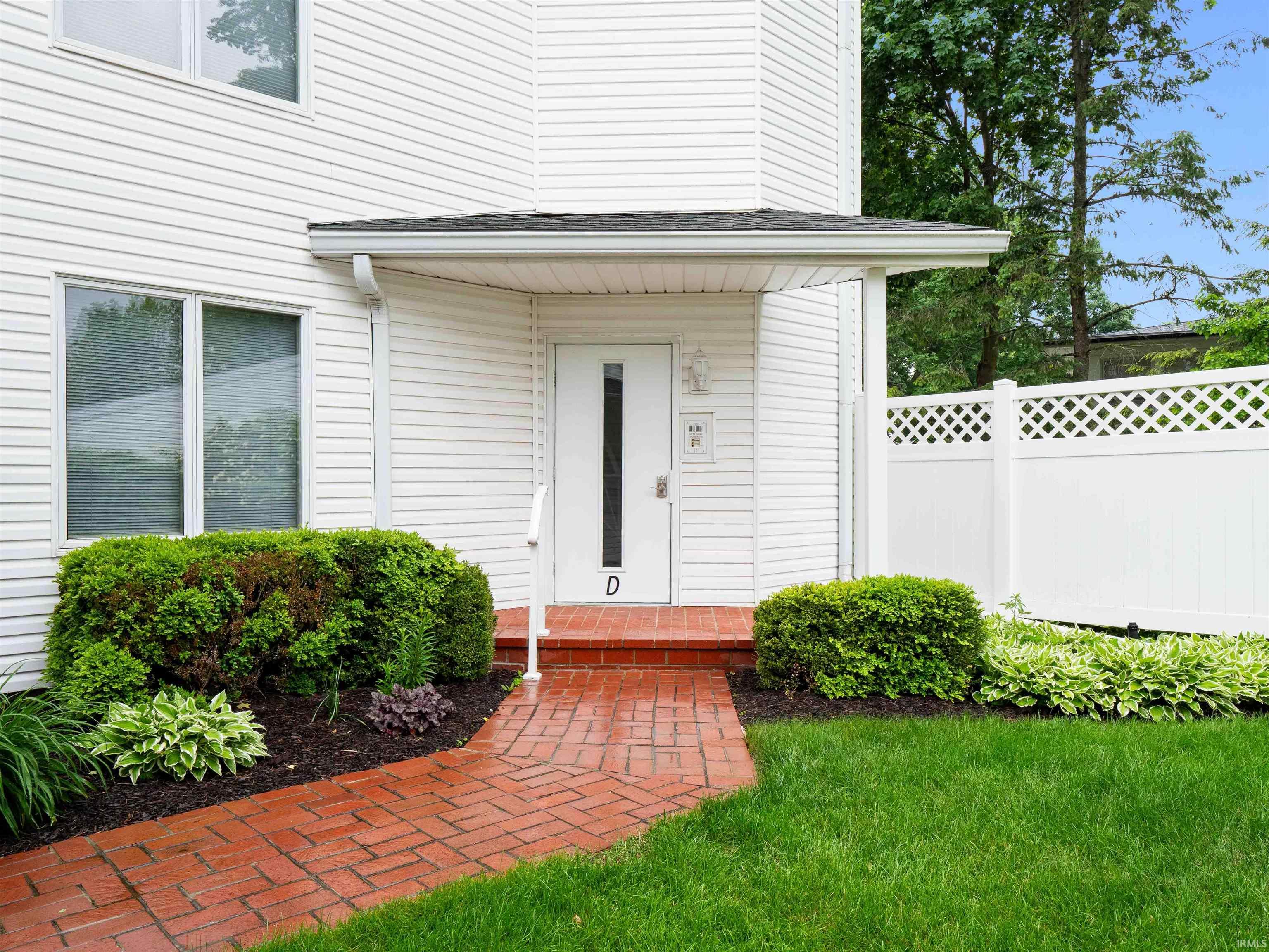 Homes for sale in Syracuse, IN | 10660 N Southshore Dr #D3, Syracuse, IN 46567 | MLS# 202603222