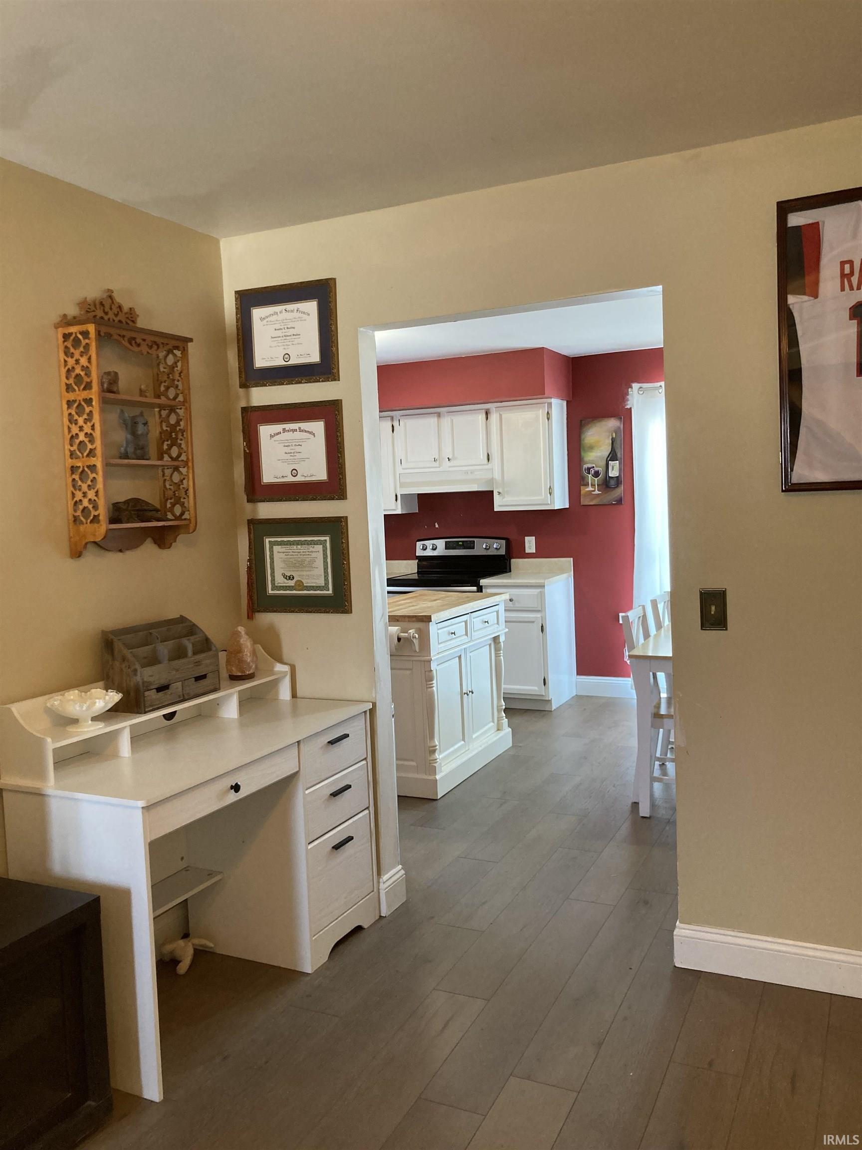 Photo 11 of 711 Sandalwood Drive