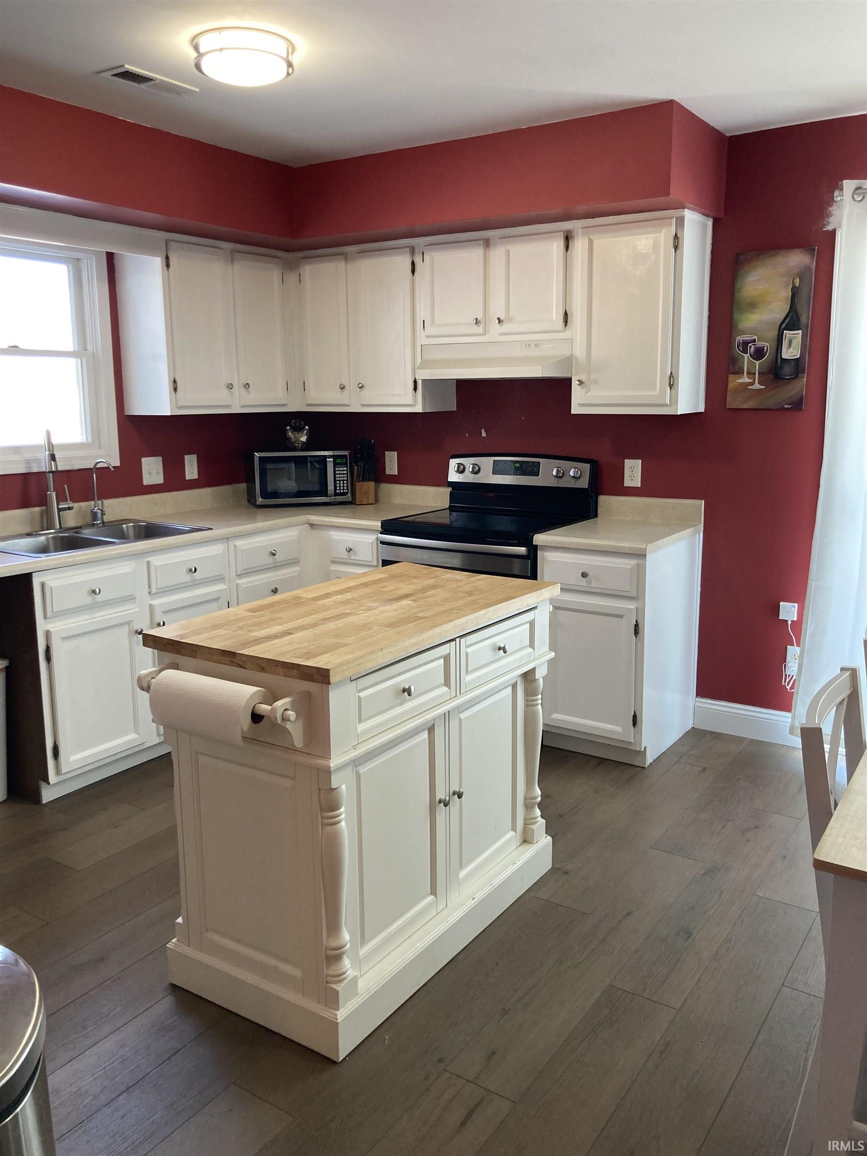 Photo 7 of 711 Sandalwood Drive