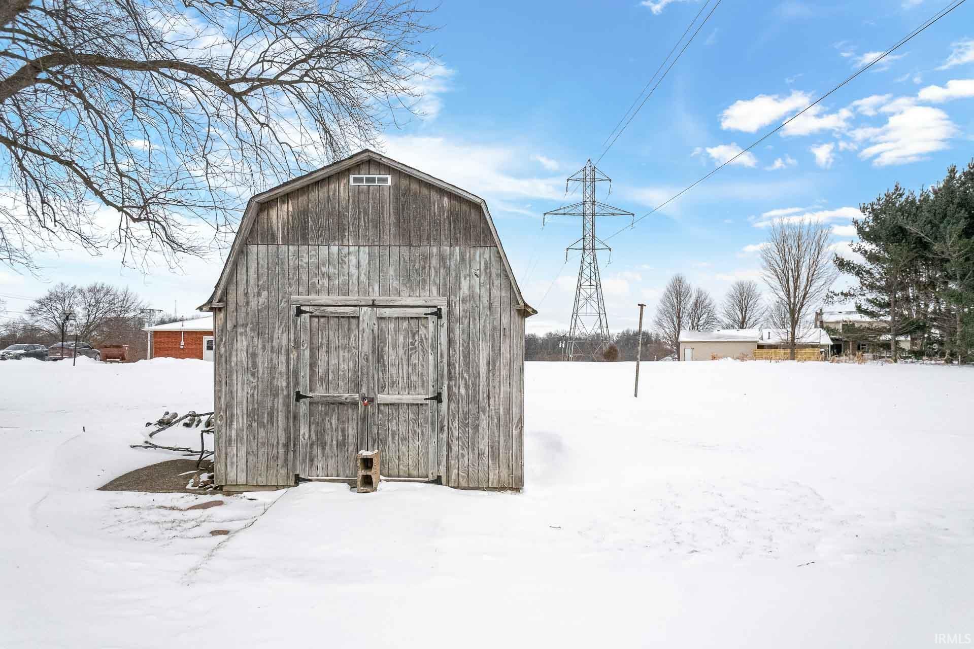 Homes for sale in Mishawaka, IN | 16724 Ireland Rd, Mishawaka, IN 46544 | MLS# 202603240