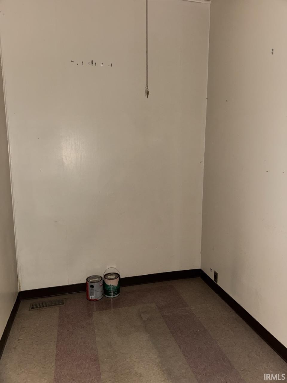 Photo 5 of 111 N Walnut Street