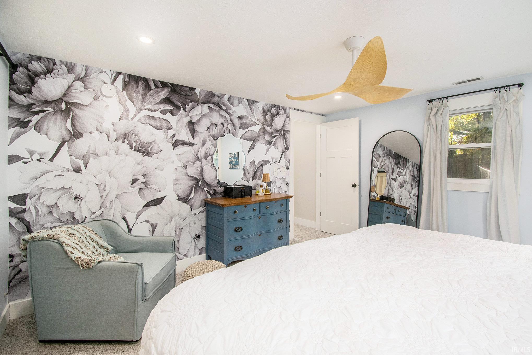 Easy peel off wallpaper (if you want to remove it)