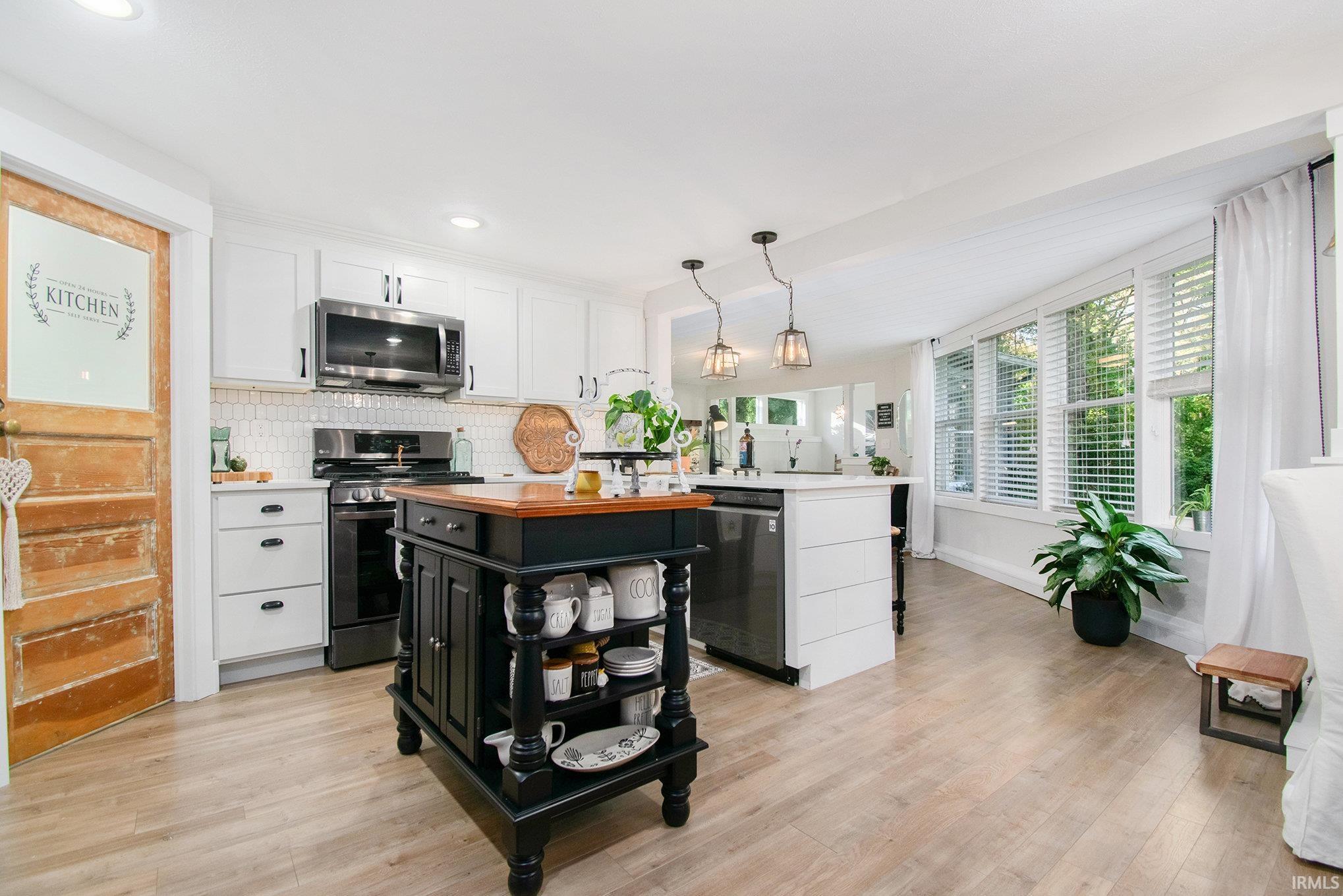 Photo 2 of 3424 E Bristol Street