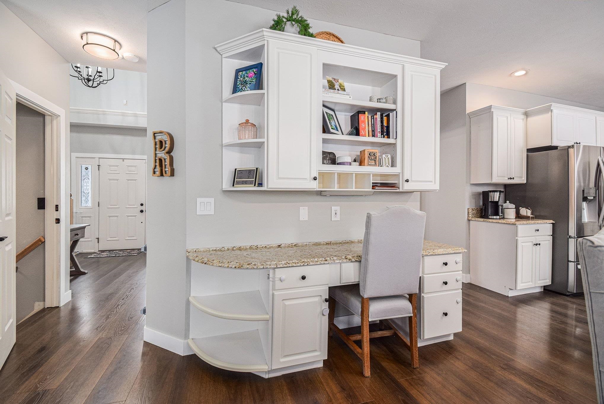 Photo 3 of 3621 Oak Ridge Drive