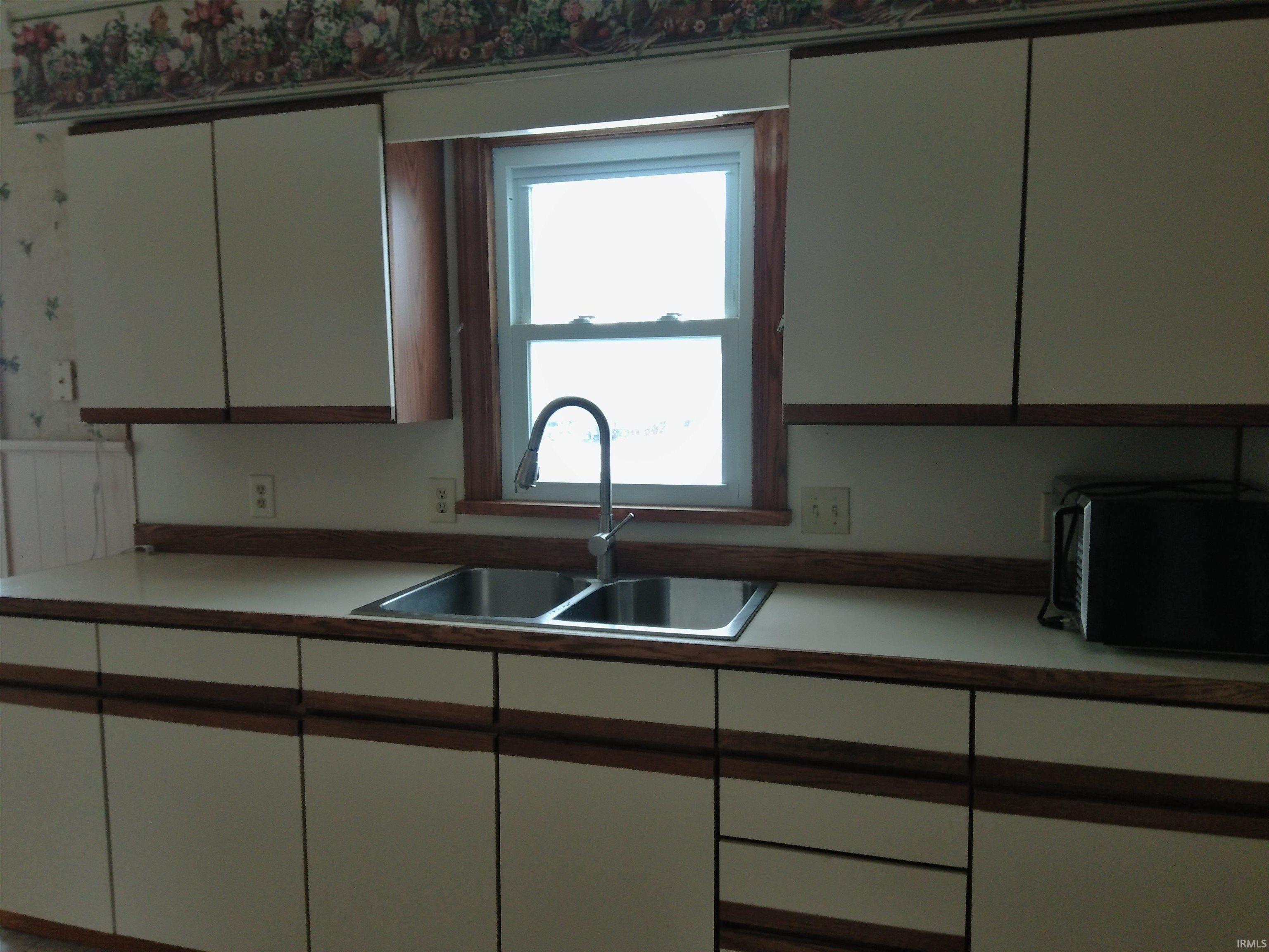 Homes for sale in Rochester, IN | 955 E 9Th St, Rochester, IN 46975 | MLS# 202603642