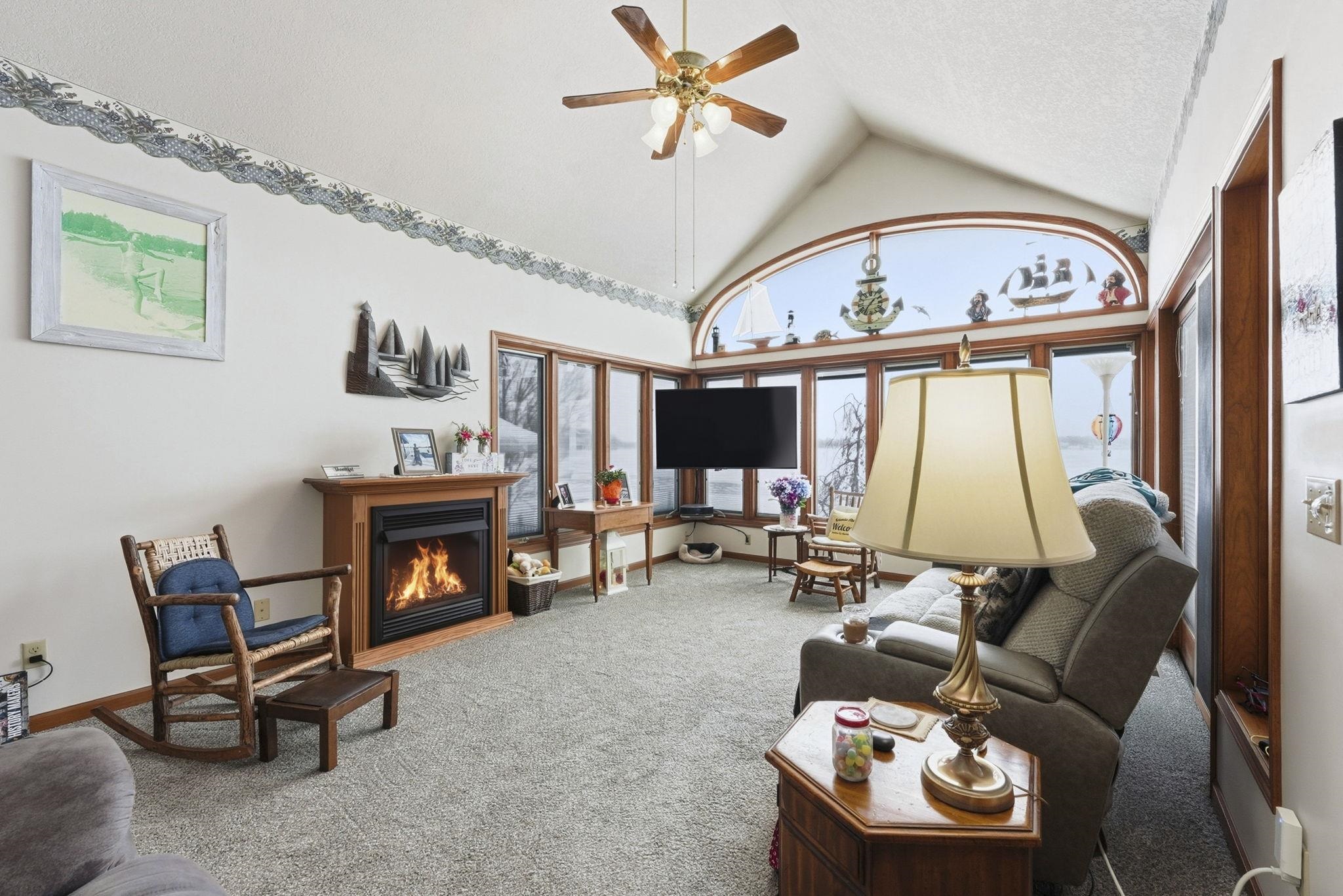 Photo 15 of 610 N Albert Eckert Drive