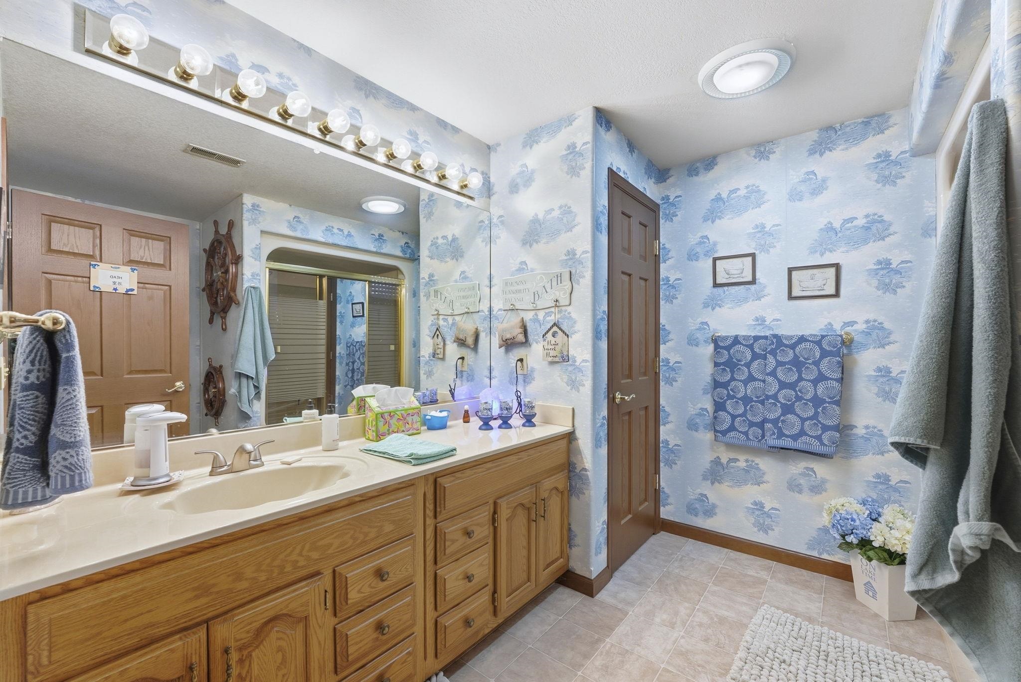 Photo 19 of 610 N Albert Eckert Drive