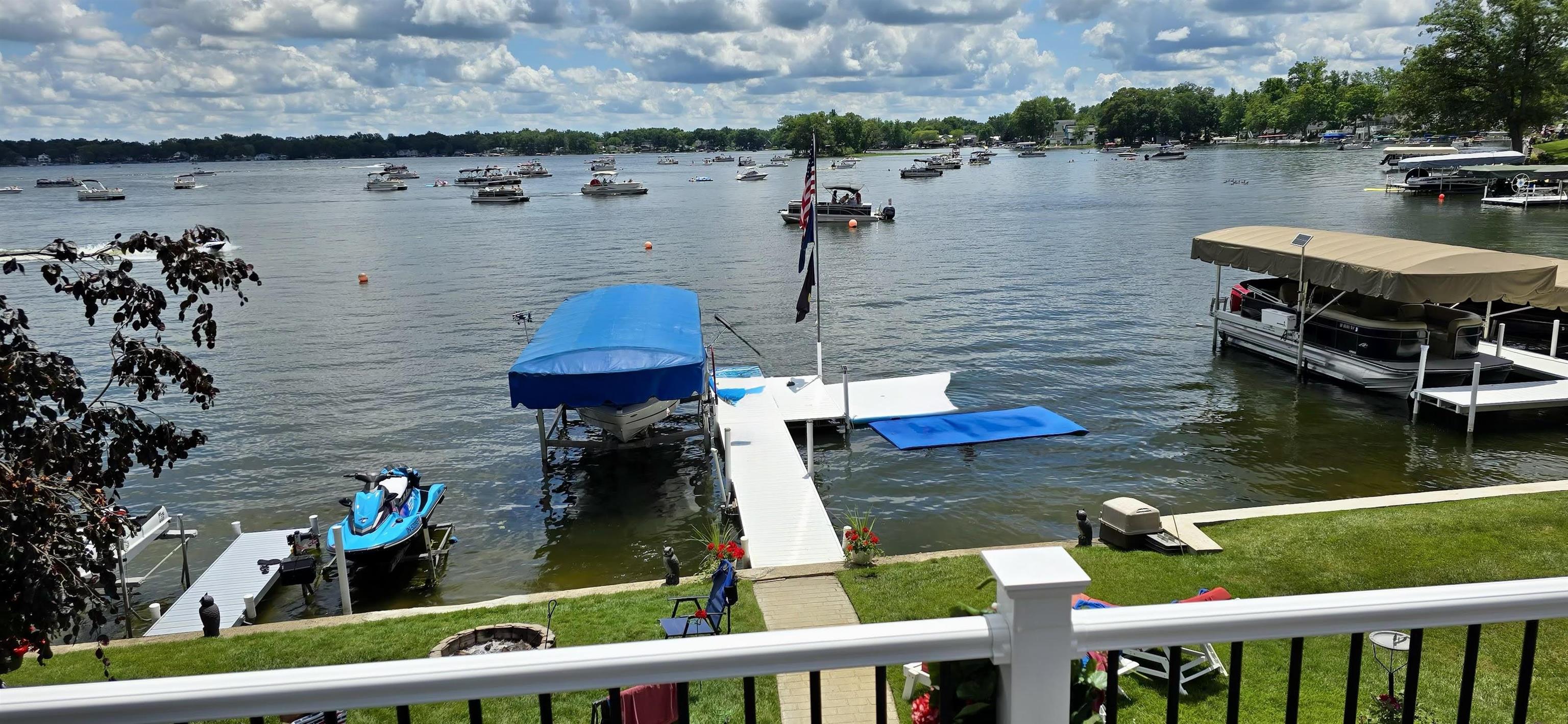 Photo 2 of 610 N Albert Eckert Drive