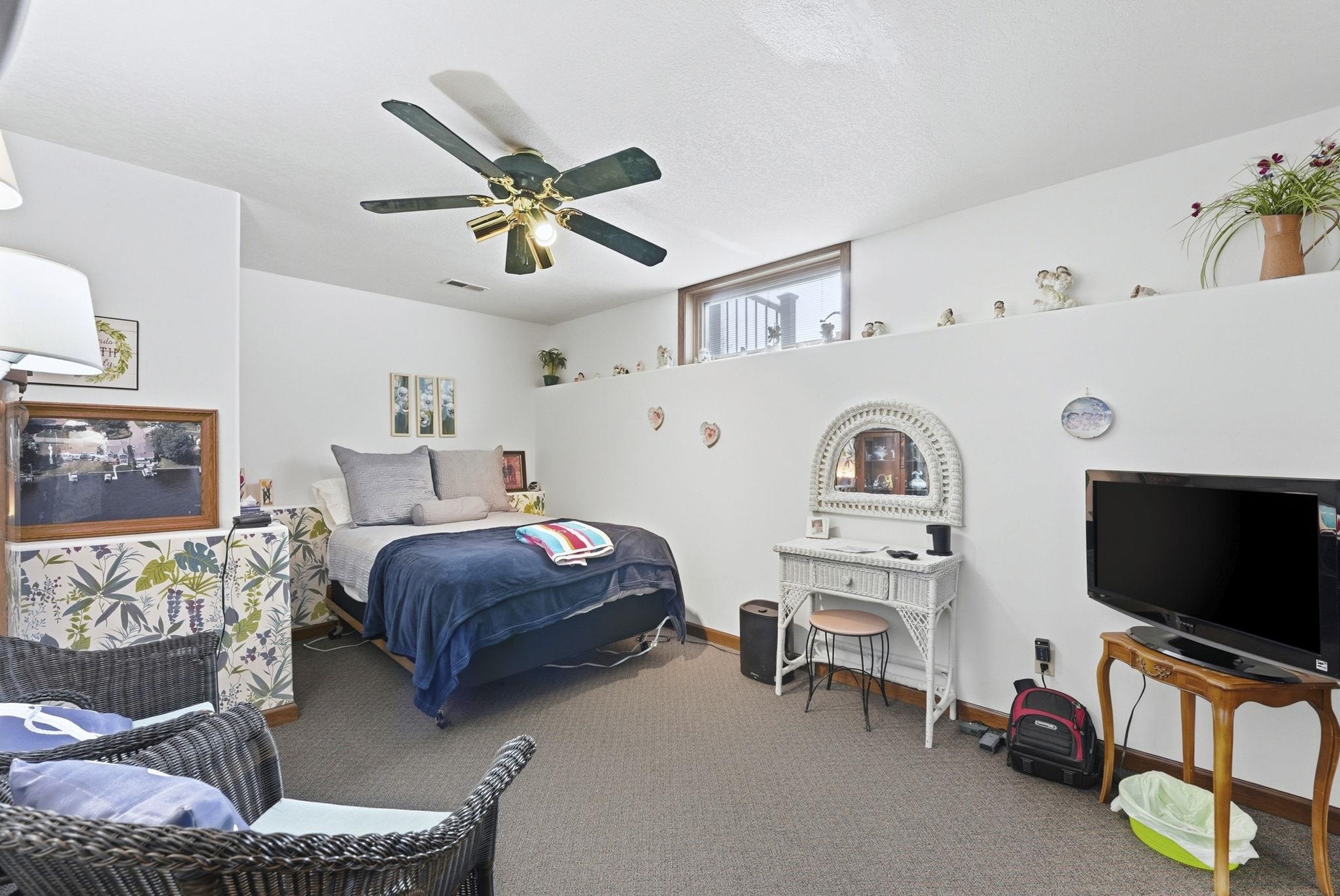 Photo 25 of 610 N Albert Eckert Drive