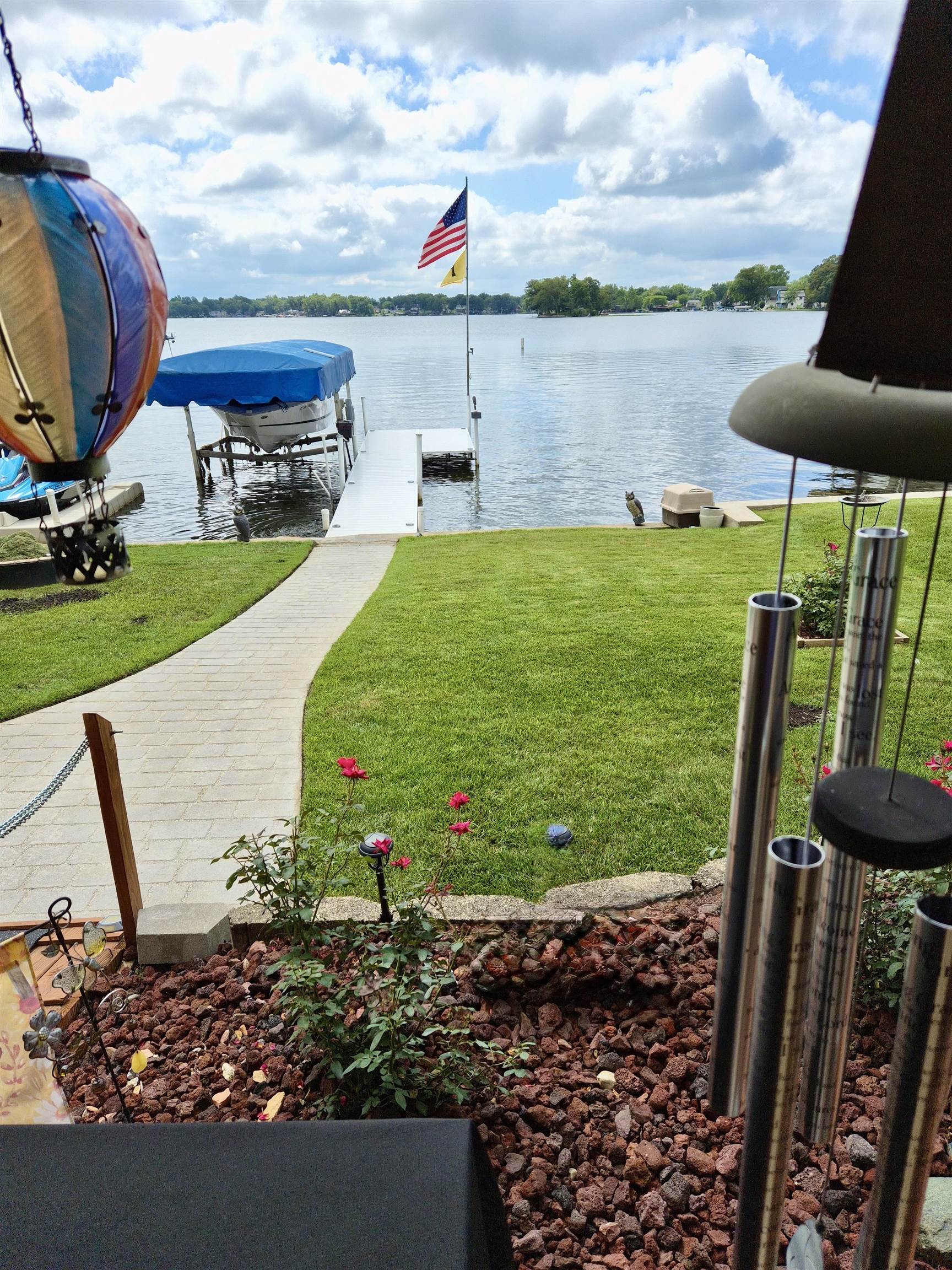 Photo 3 of 610 N Albert Eckert Drive