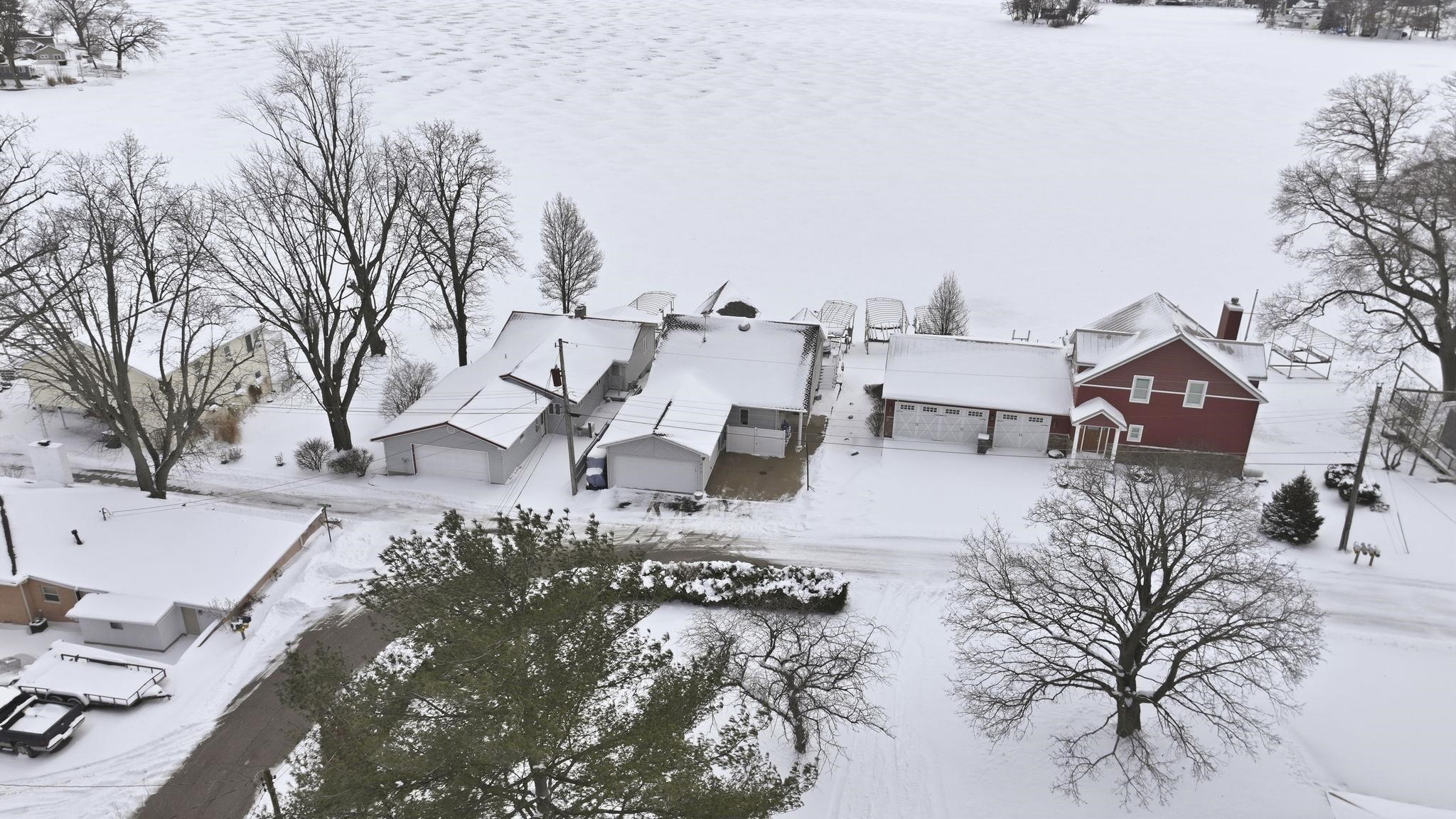 Photo 32 of 610 N Albert Eckert Drive