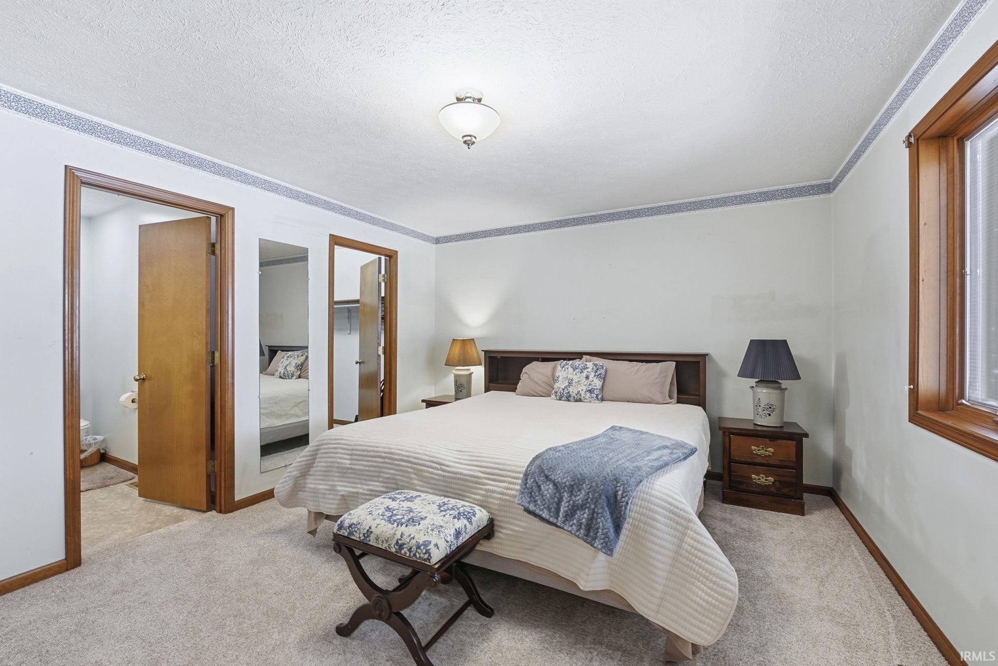 Photo 11 of 2105 Oakwood Drive