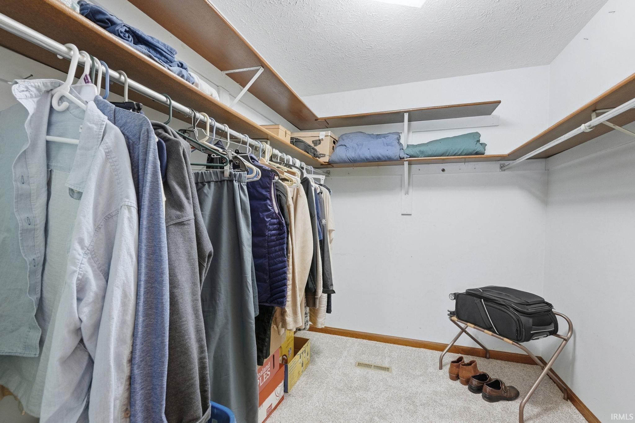 Photo 12 of 2105 Oakwood Drive