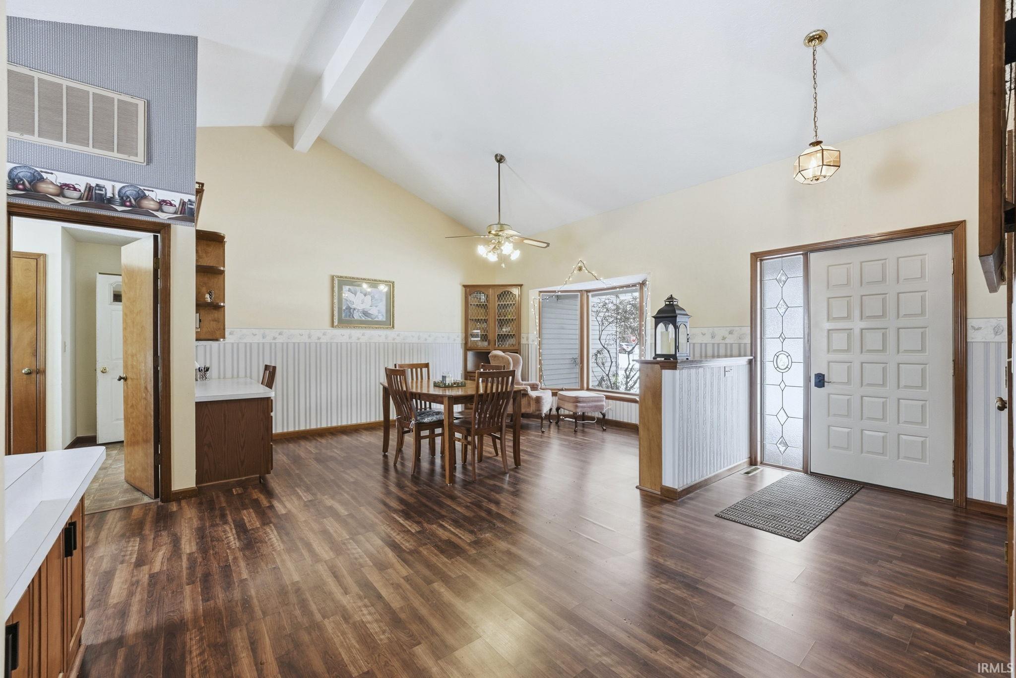 Photo 2 of 2105 Oakwood Drive