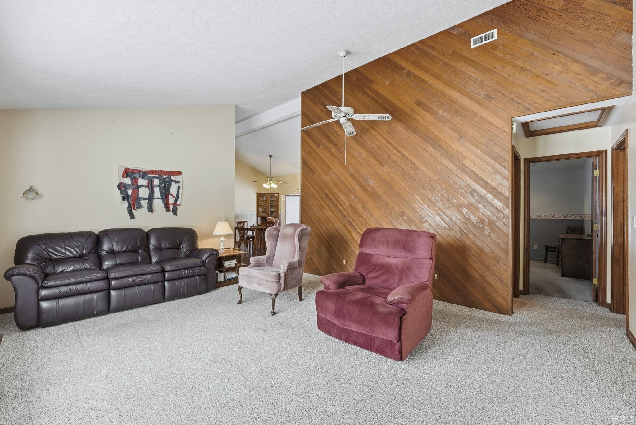 Photo 5 of 2105 Oakwood Drive