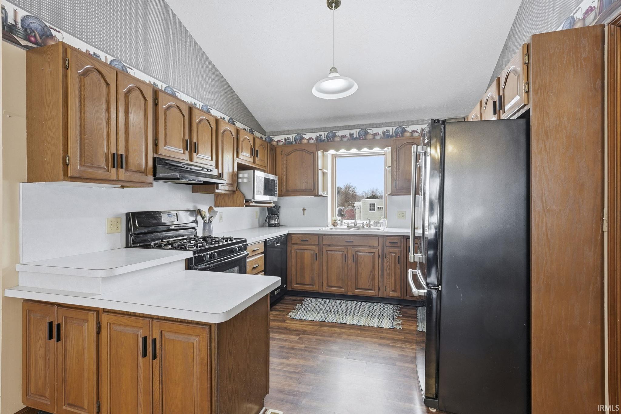 Photo 8 of 2105 Oakwood Drive