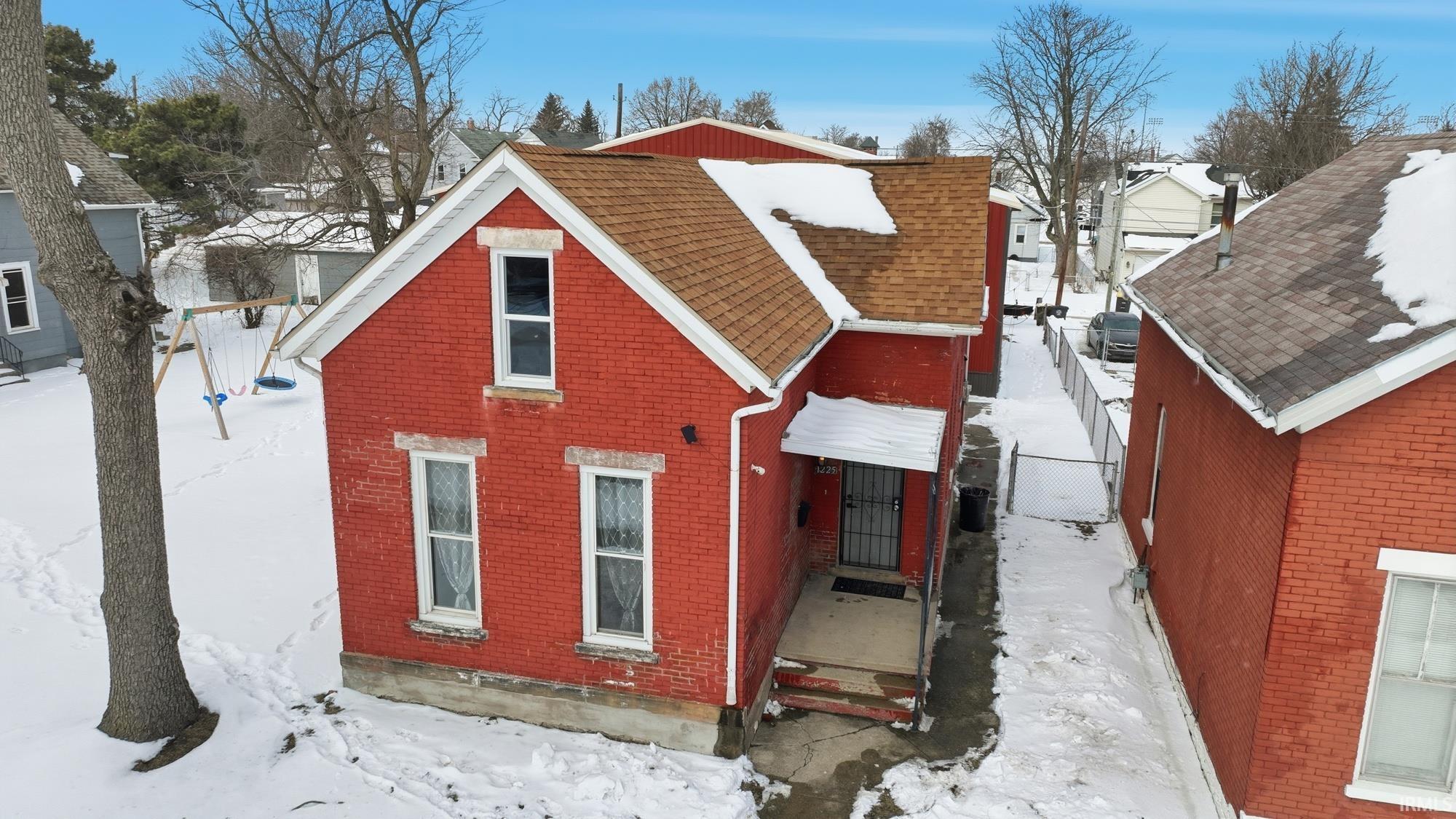 Photo 0 of 1225 E Lewis Street