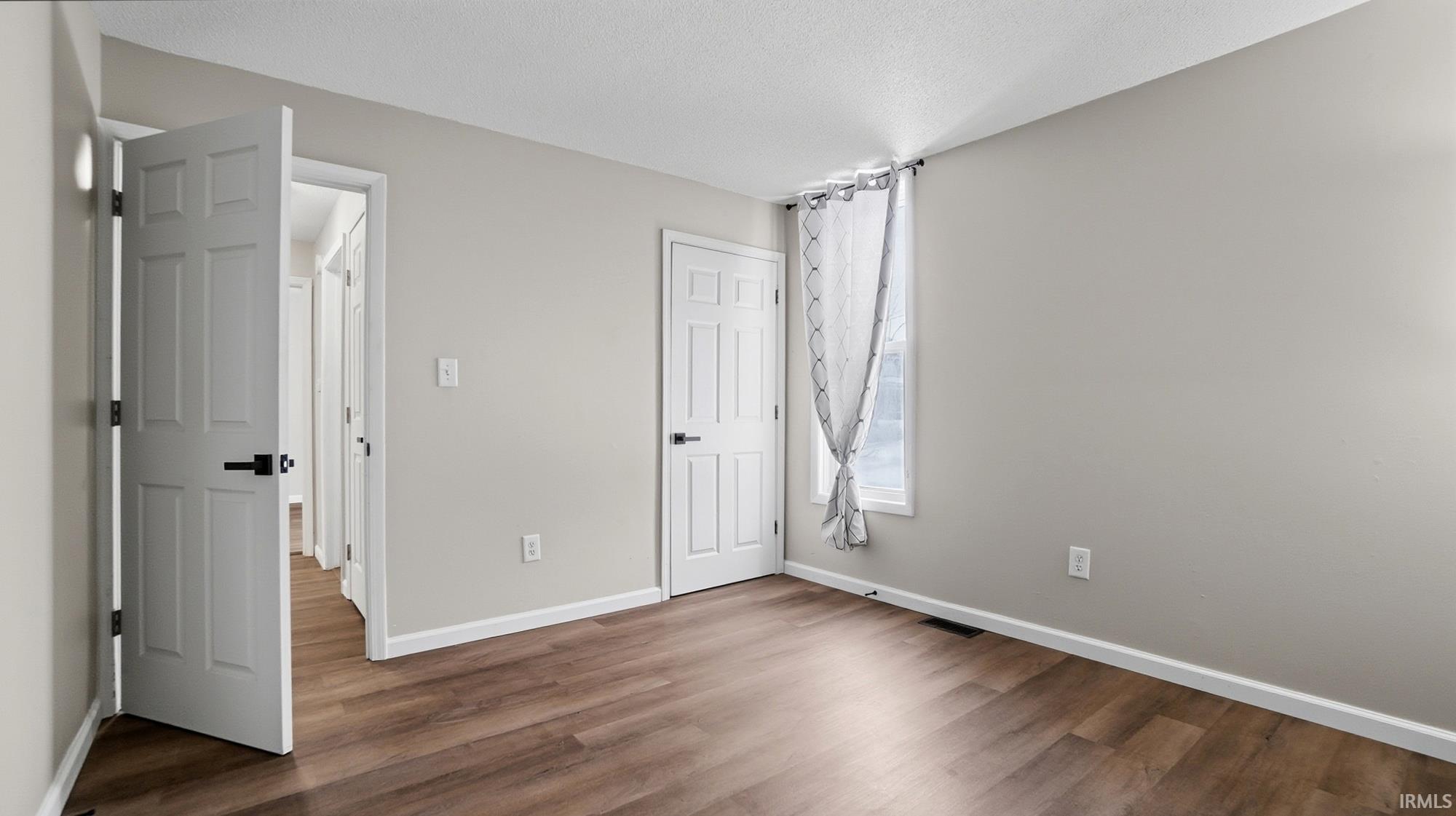 Photo 10 of 1225 E Lewis Street