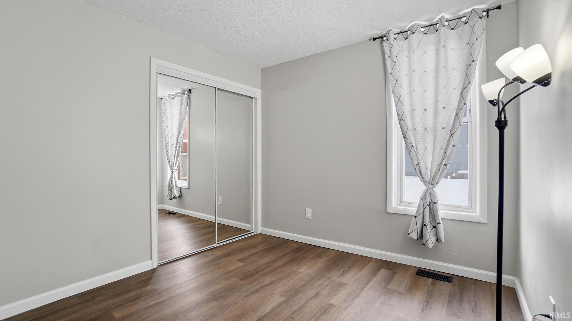 Photo 11 of 1225 E Lewis Street