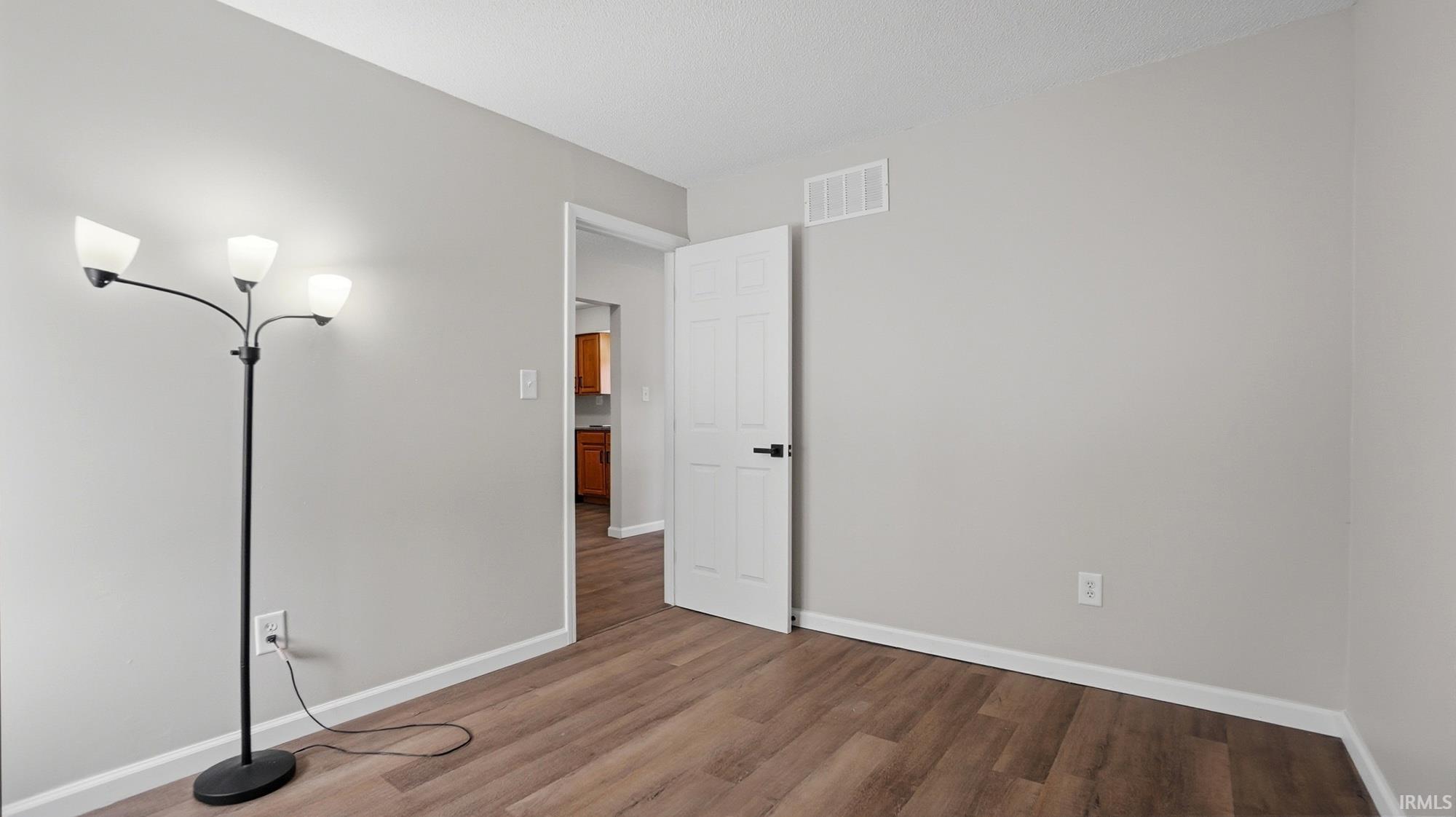 Photo 12 of 1225 E Lewis Street