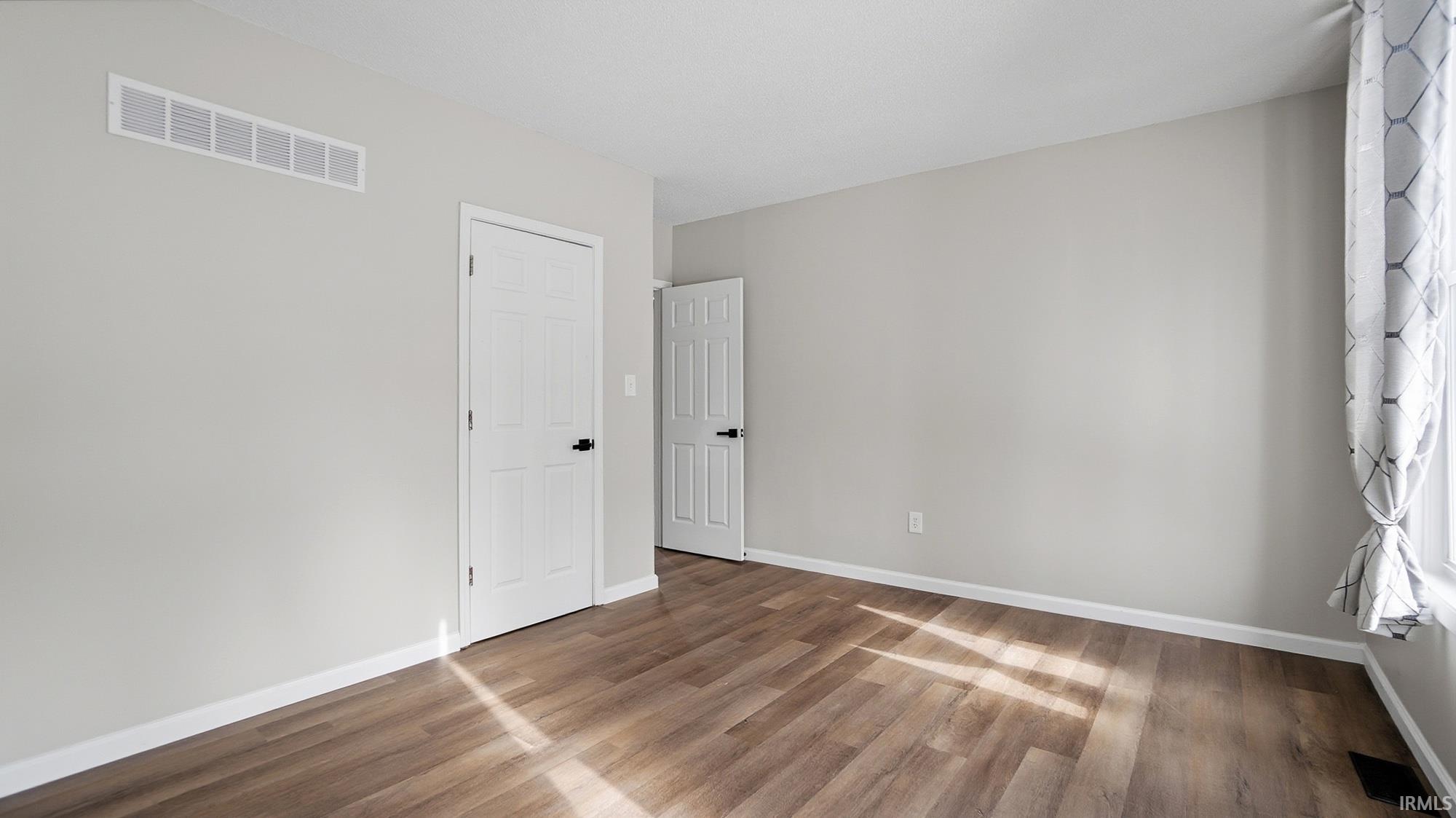 Photo 14 of 1225 E Lewis Street