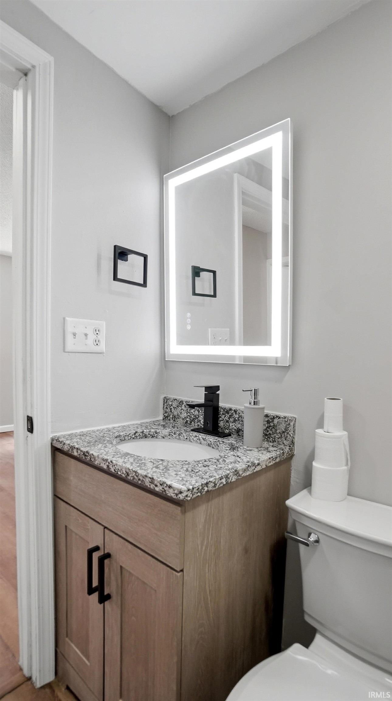 Photo 16 of 1225 E Lewis Street