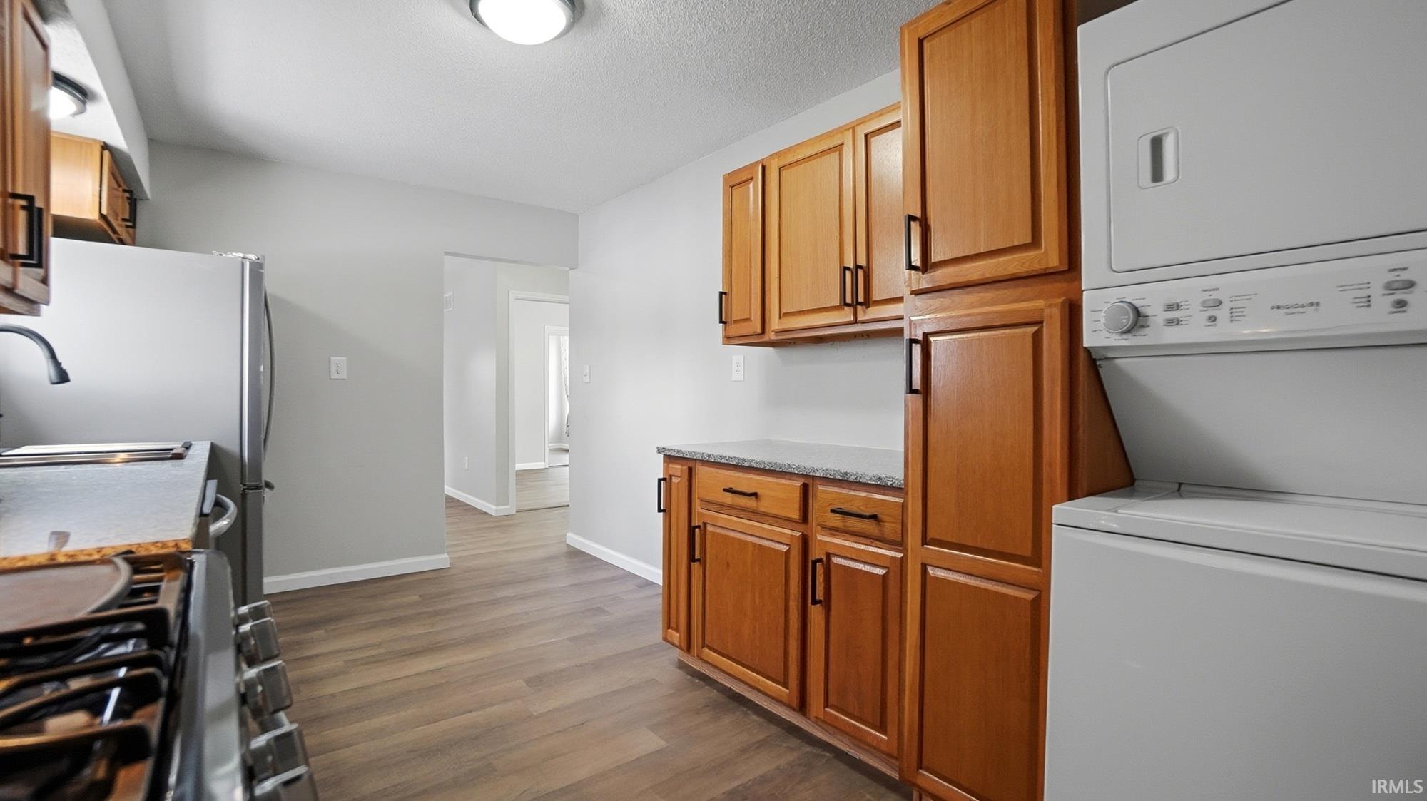 Photo 6 of 1225 E Lewis Street