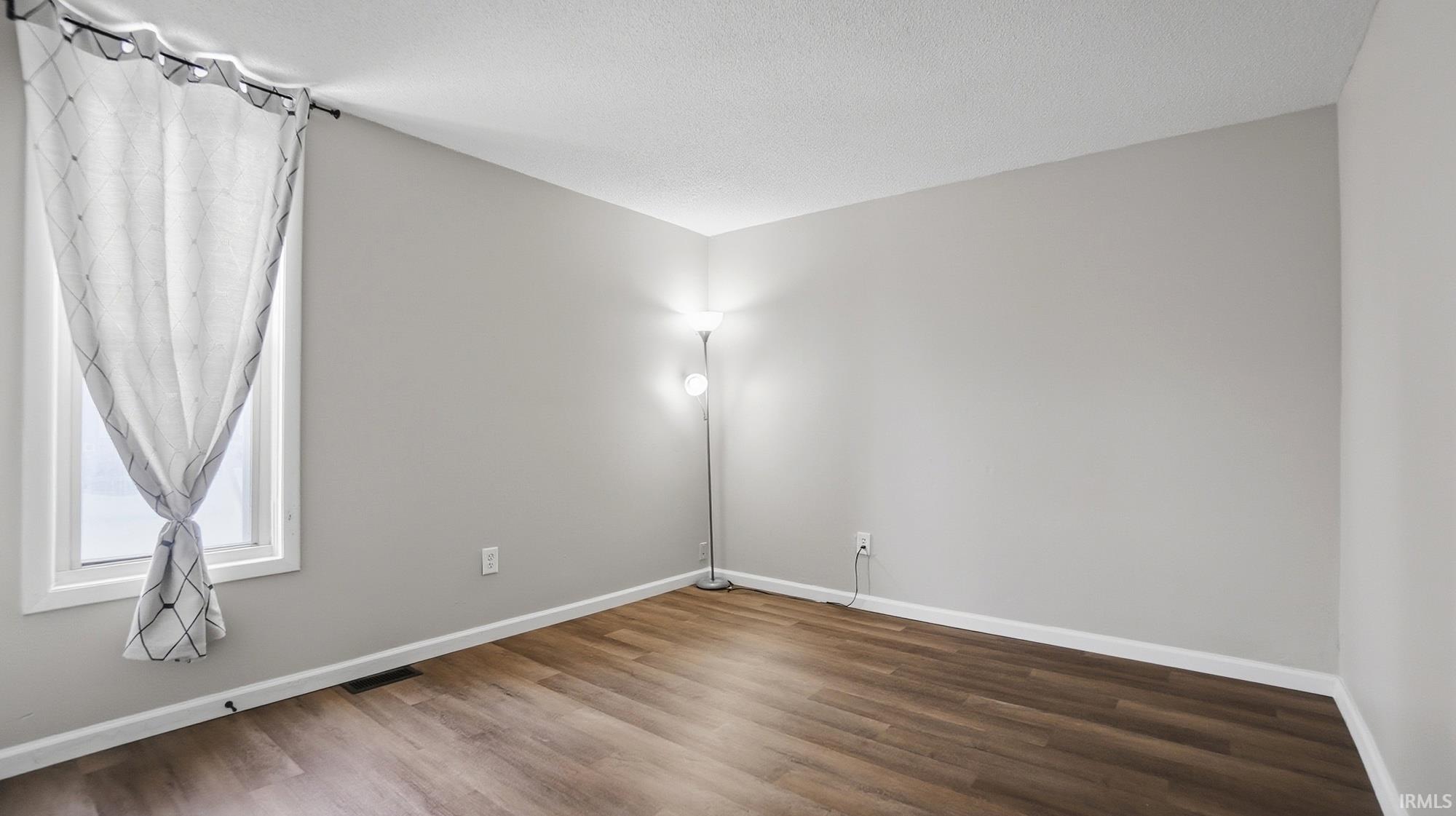 Photo 9 of 1225 E Lewis Street