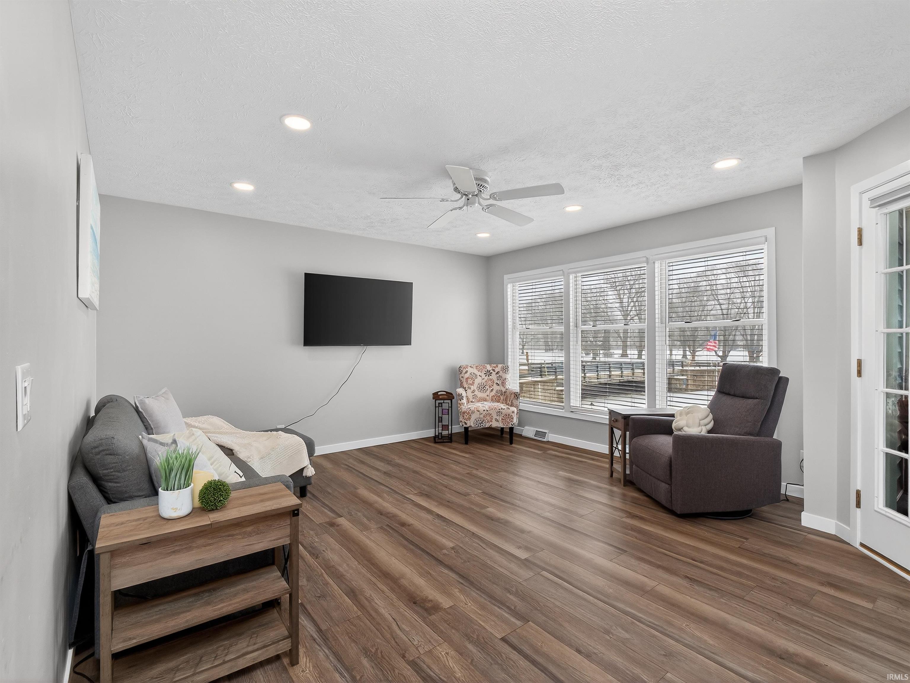 Photo 11 of 700 S Lakeside Drive