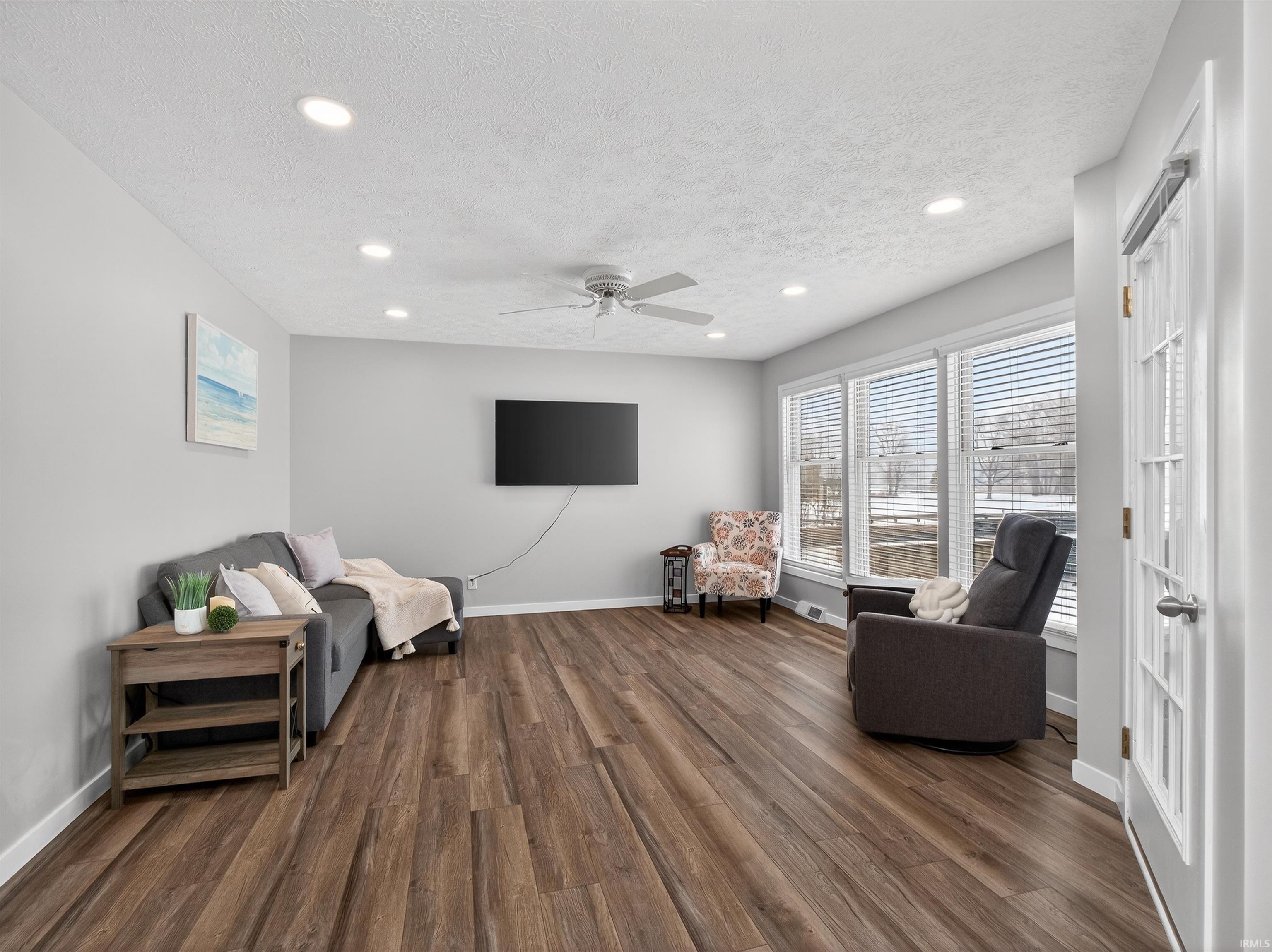 Photo 13 of 700 S Lakeside Drive