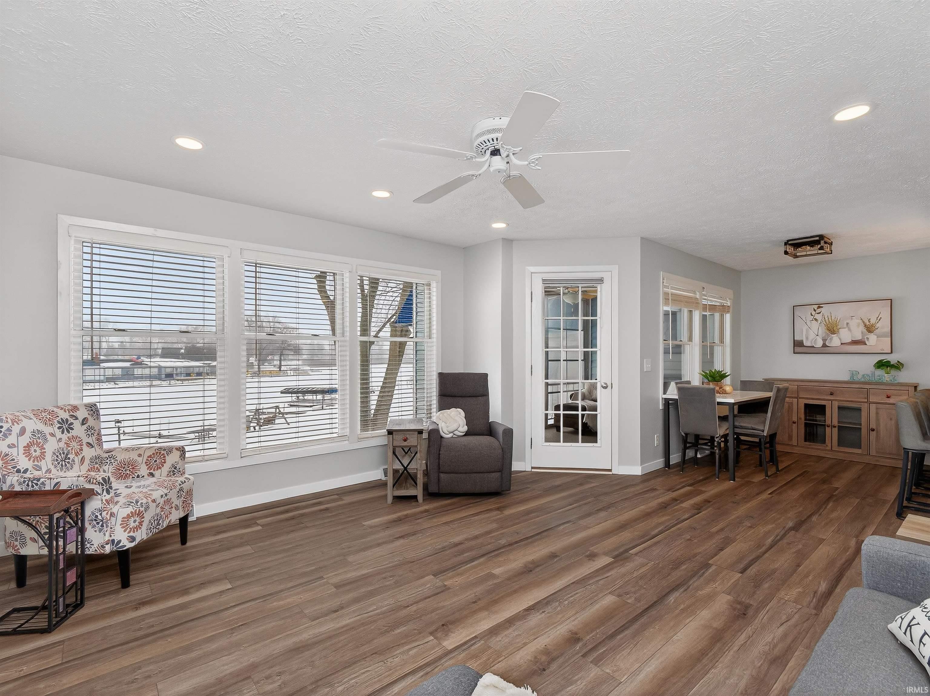 Photo 14 of 700 S Lakeside Drive