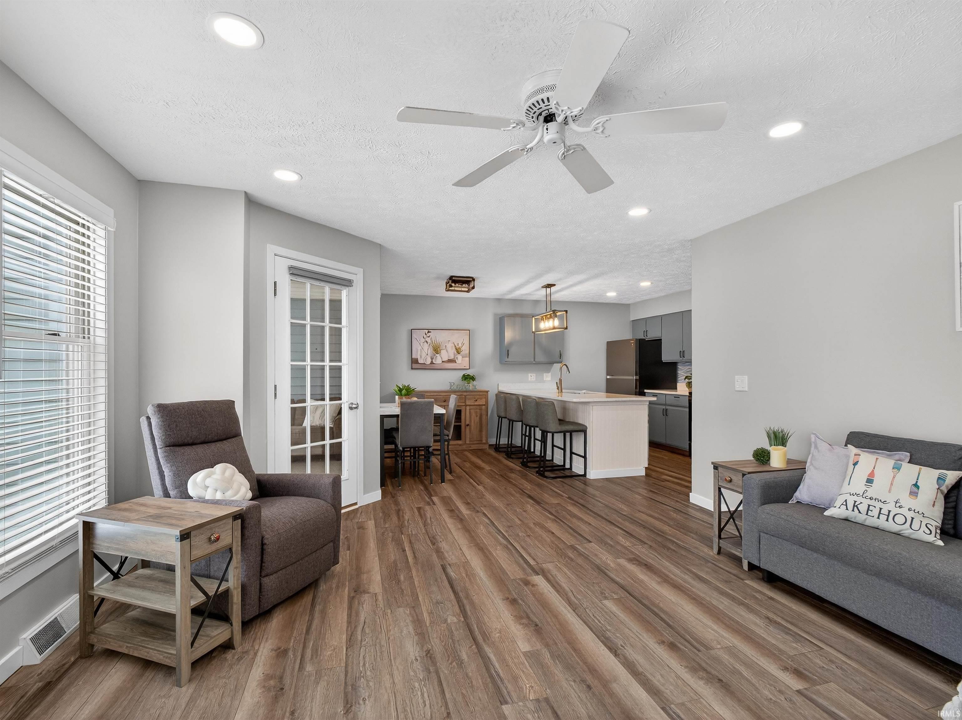 Photo 15 of 700 S Lakeside Drive