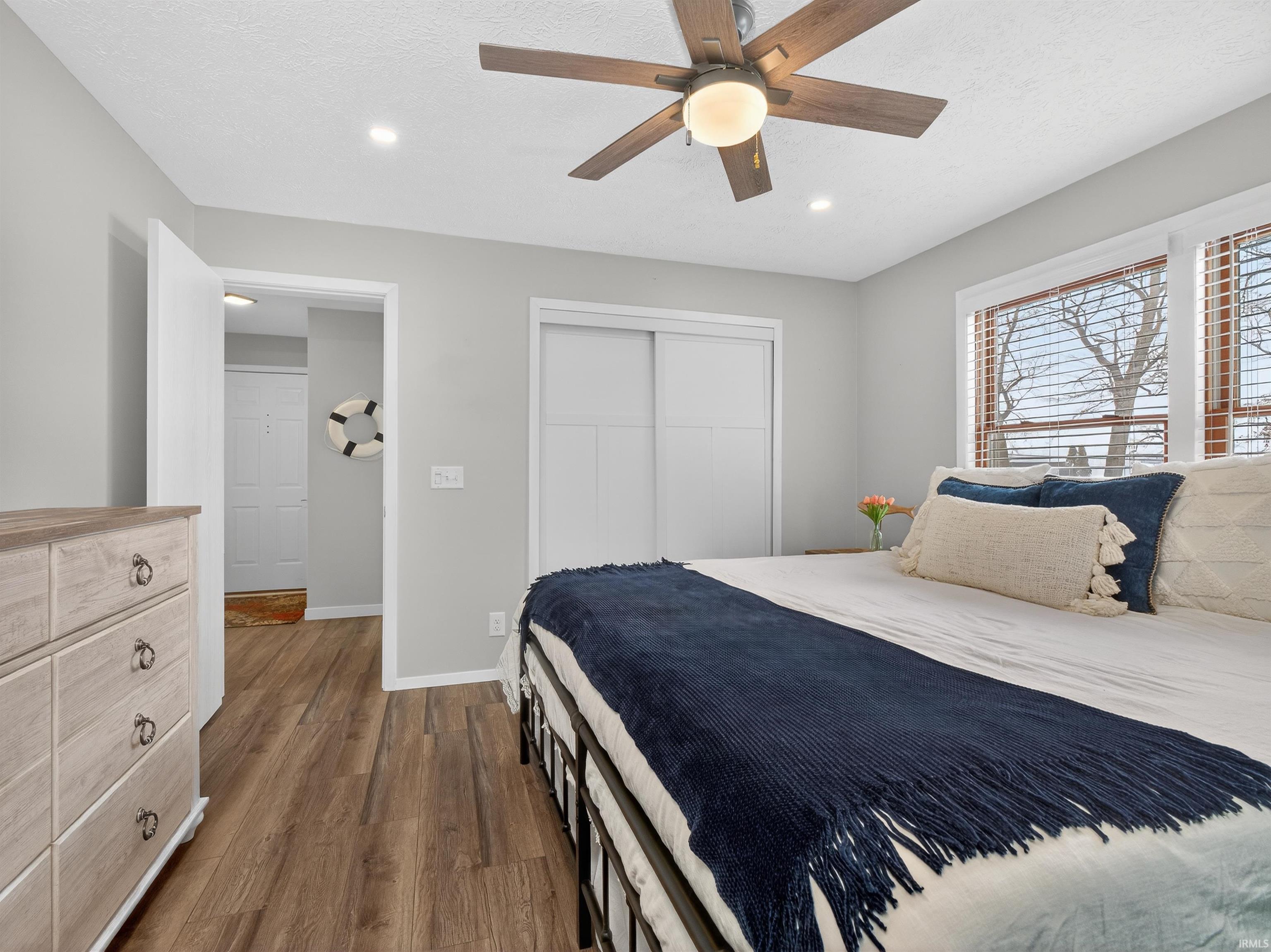 Photo 19 of 700 S Lakeside Drive