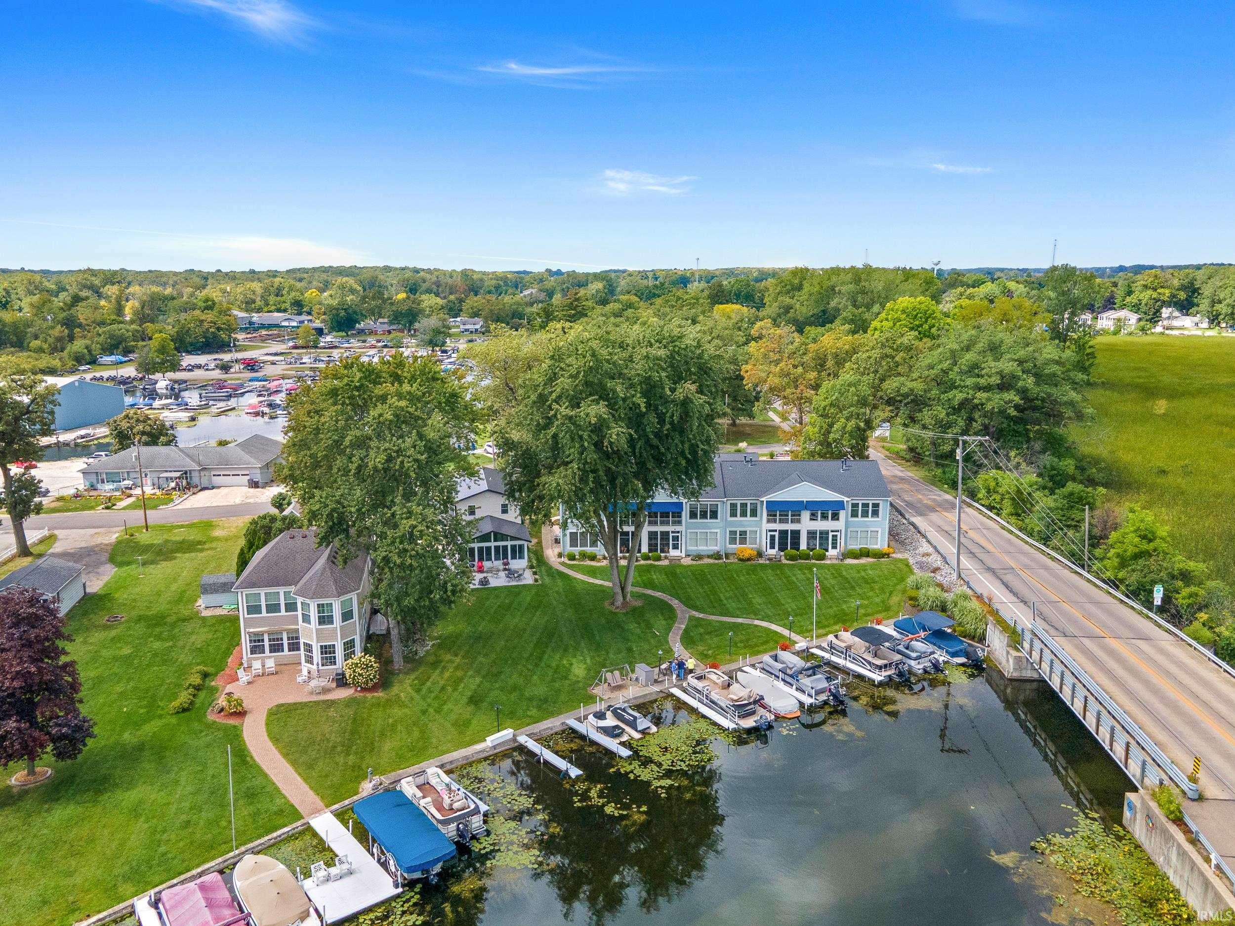 Photo 32 of 700 S Lakeside Drive
