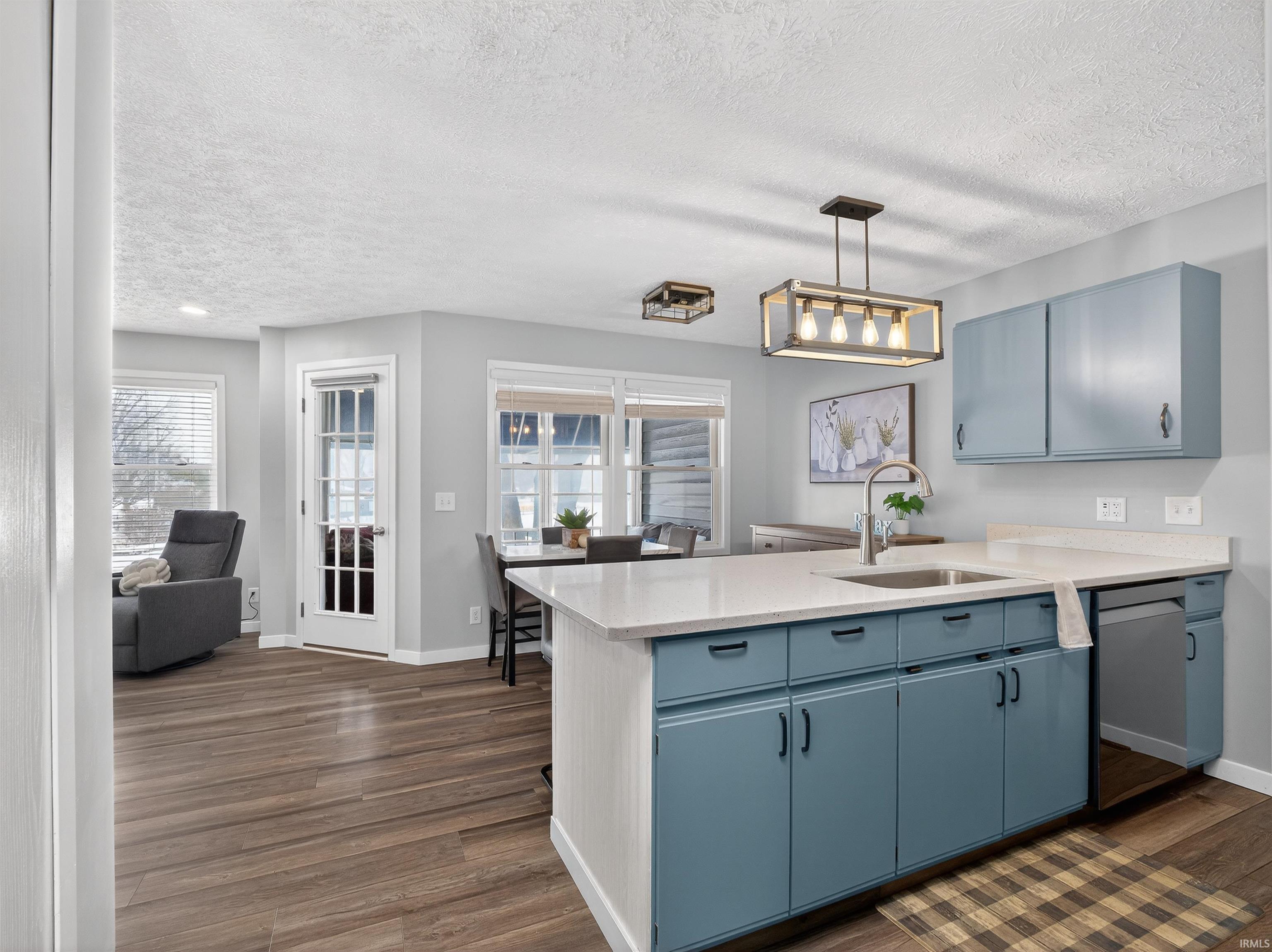 Photo 4 of 700 S Lakeside Drive