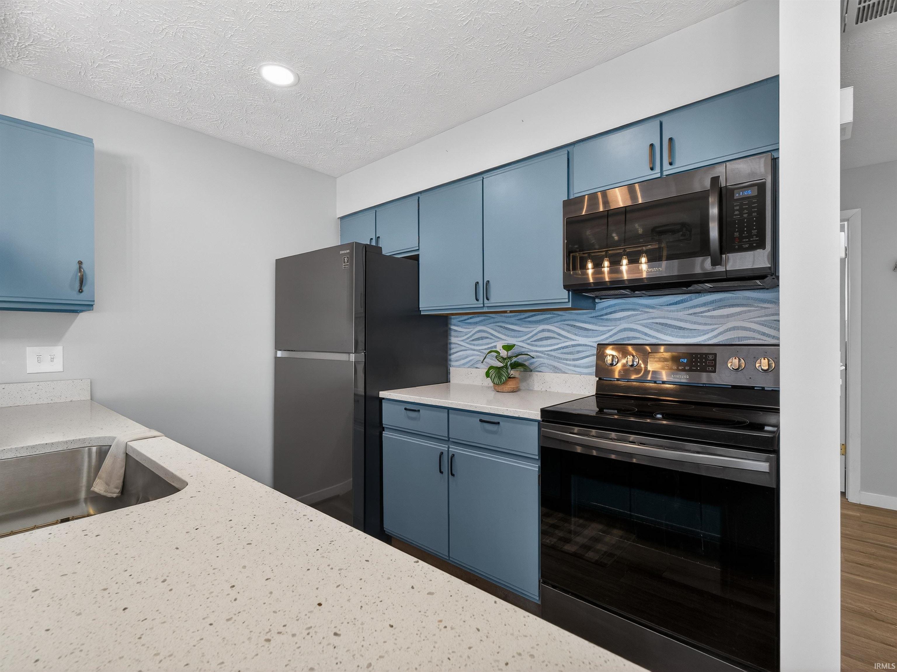 Photo 7 of 700 S Lakeside Drive