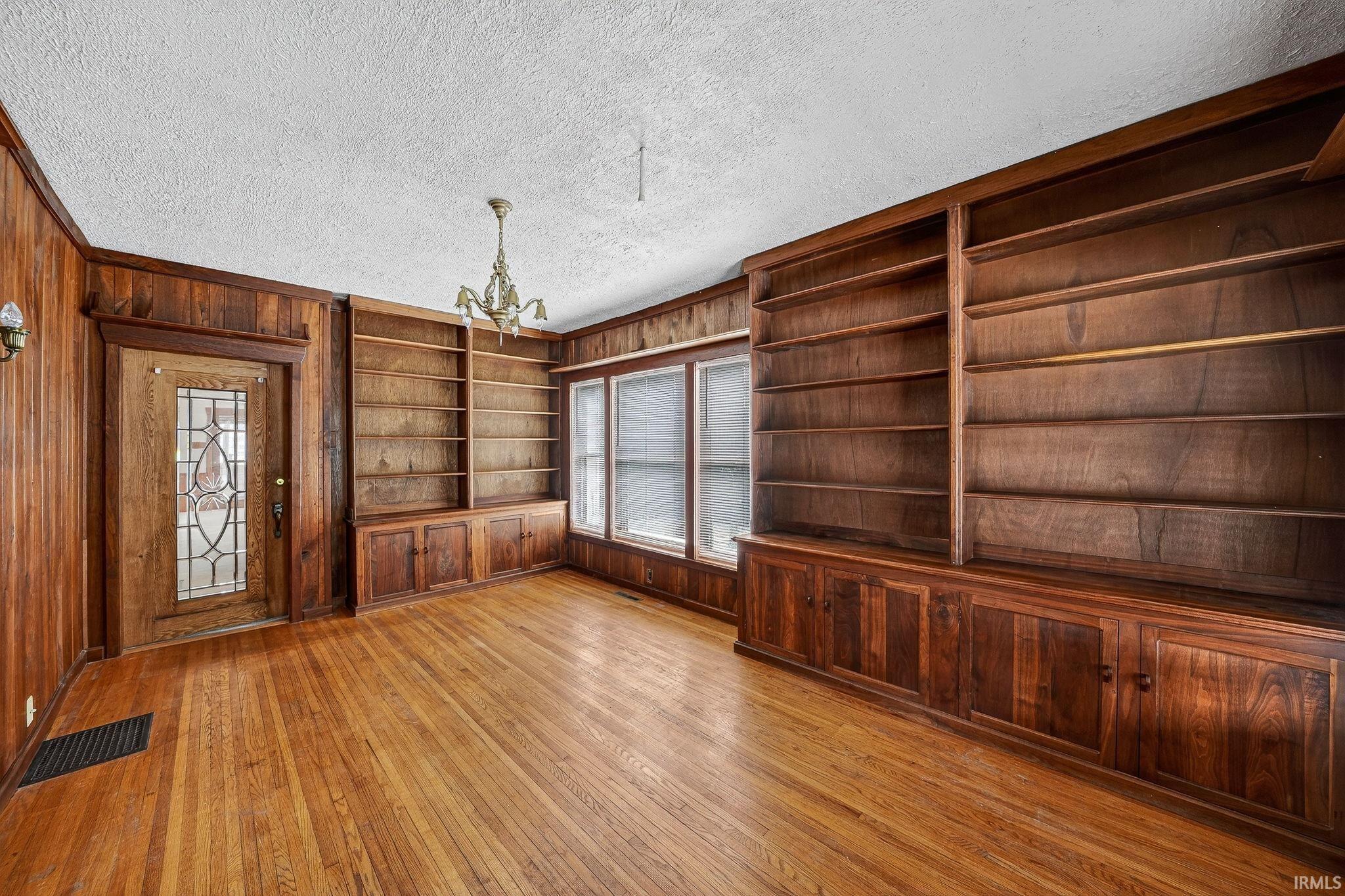 Photo 4 of 1312 E Jackson Boulevard
