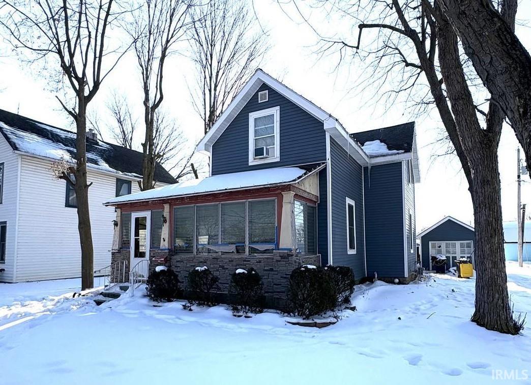 Photo 0 of 607 W Jefferson Street