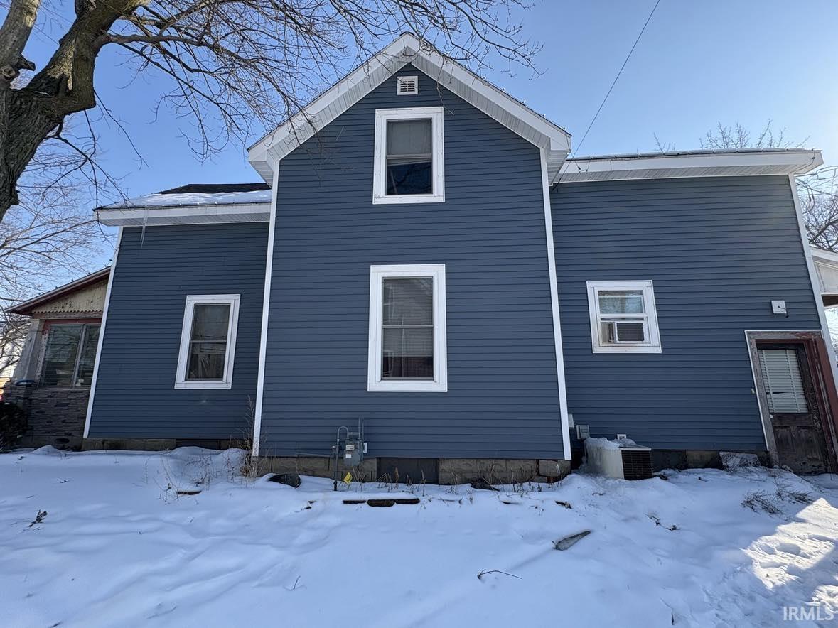 Photo 2 of 607 W Jefferson Street