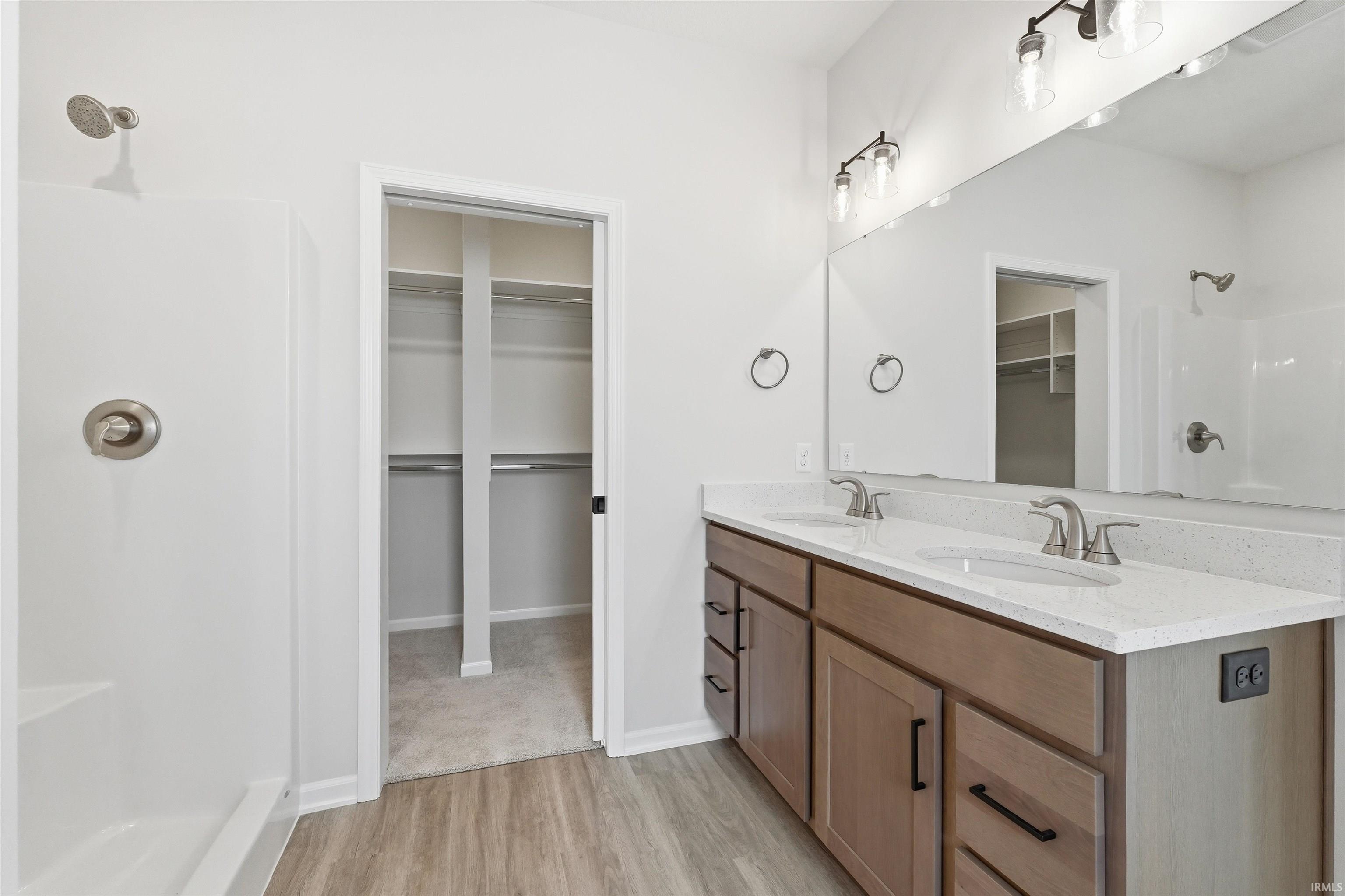 Owner Suite Bath with quartz countertop
