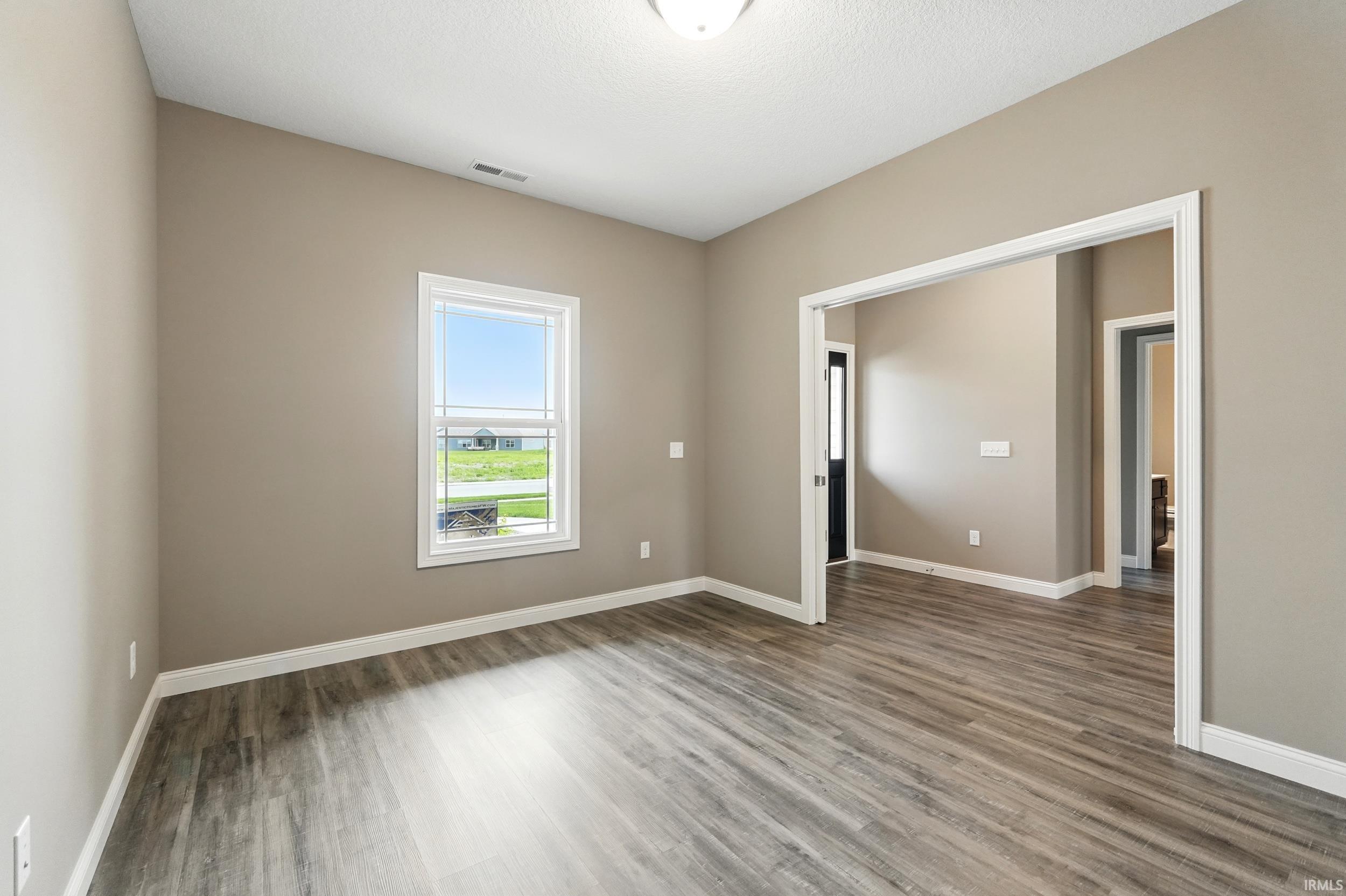 Photo 3 of 846 Koehler Place