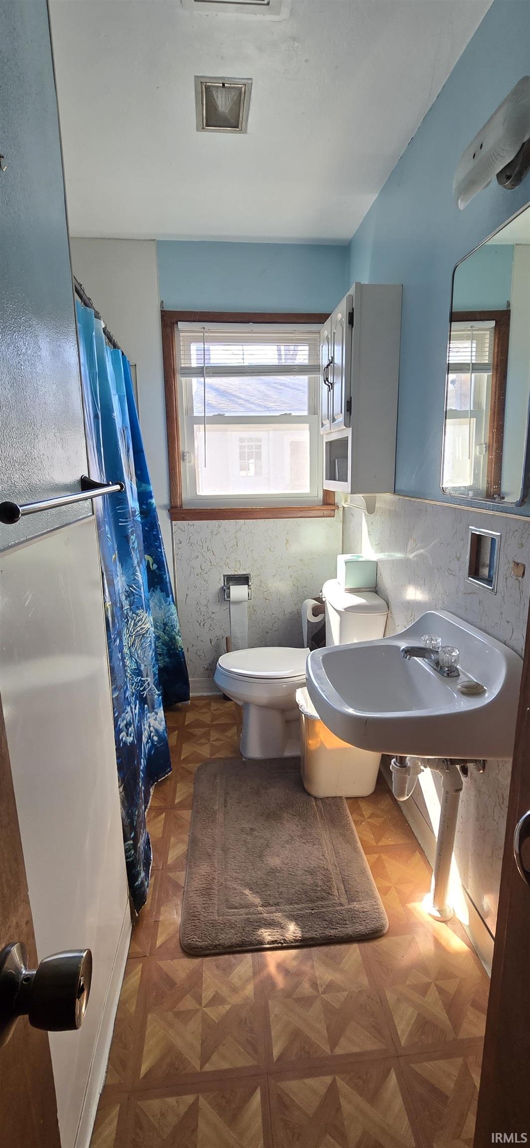 Photo 12 of 303 N Sycamore Street