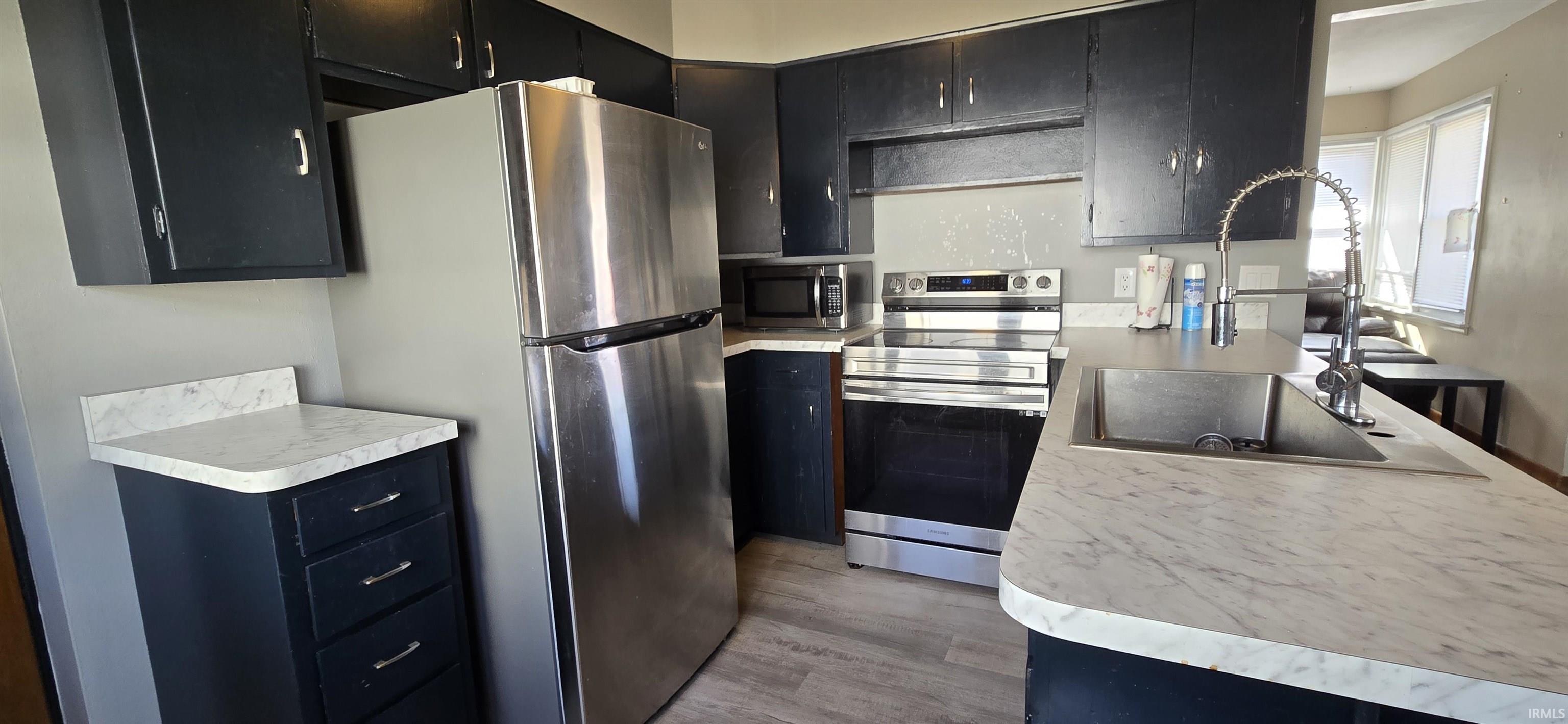 Photo 4 of 303 N Sycamore Street