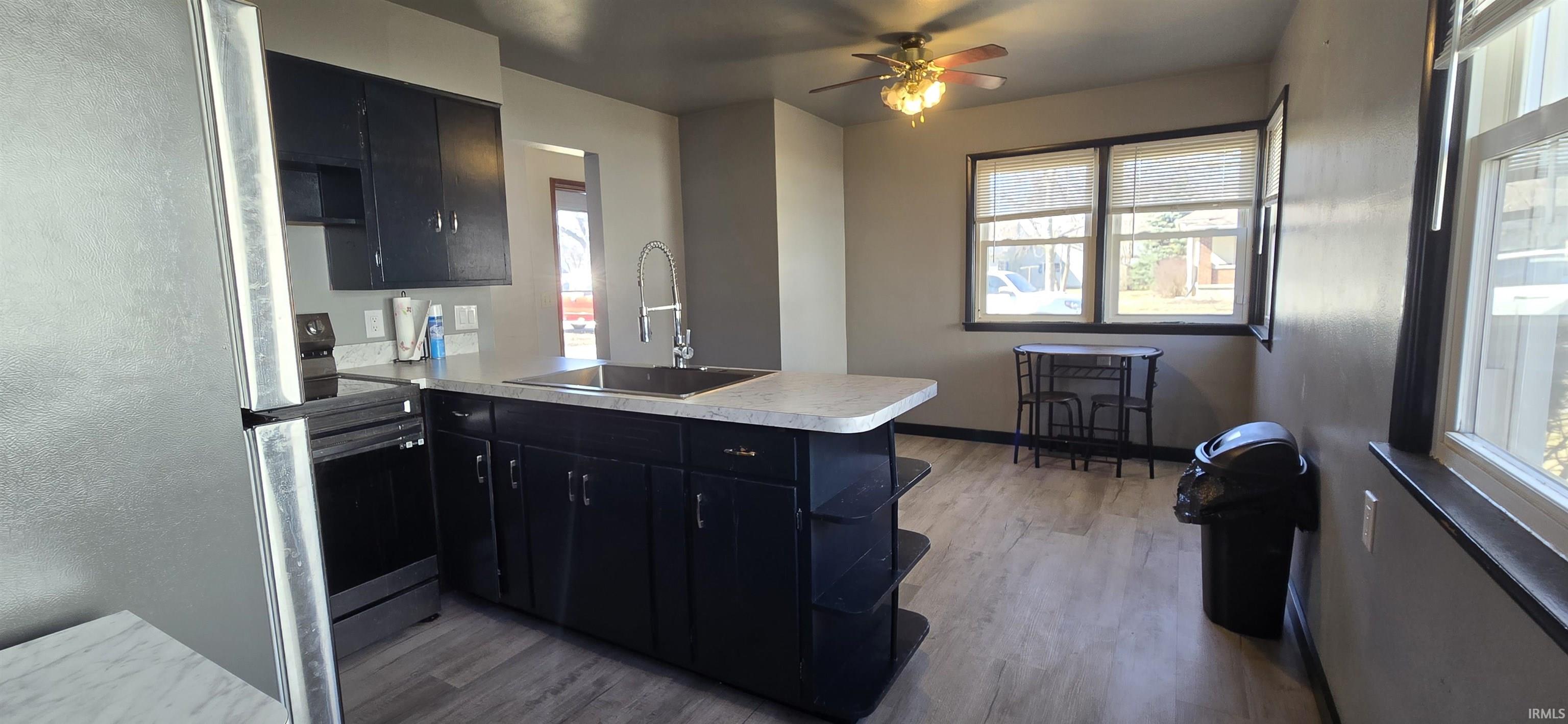 Photo 5 of 303 N Sycamore Street