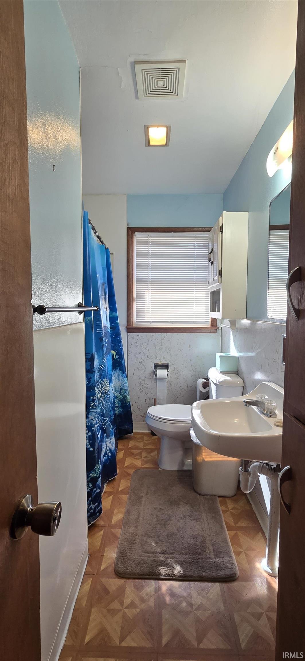 Photo 7 of 303 N Sycamore Street