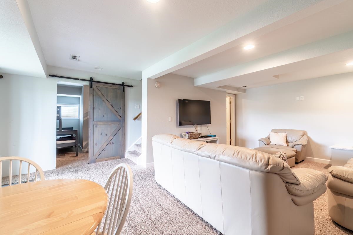 Photo 9 of 60 Lane 101D Jimmerson Lk