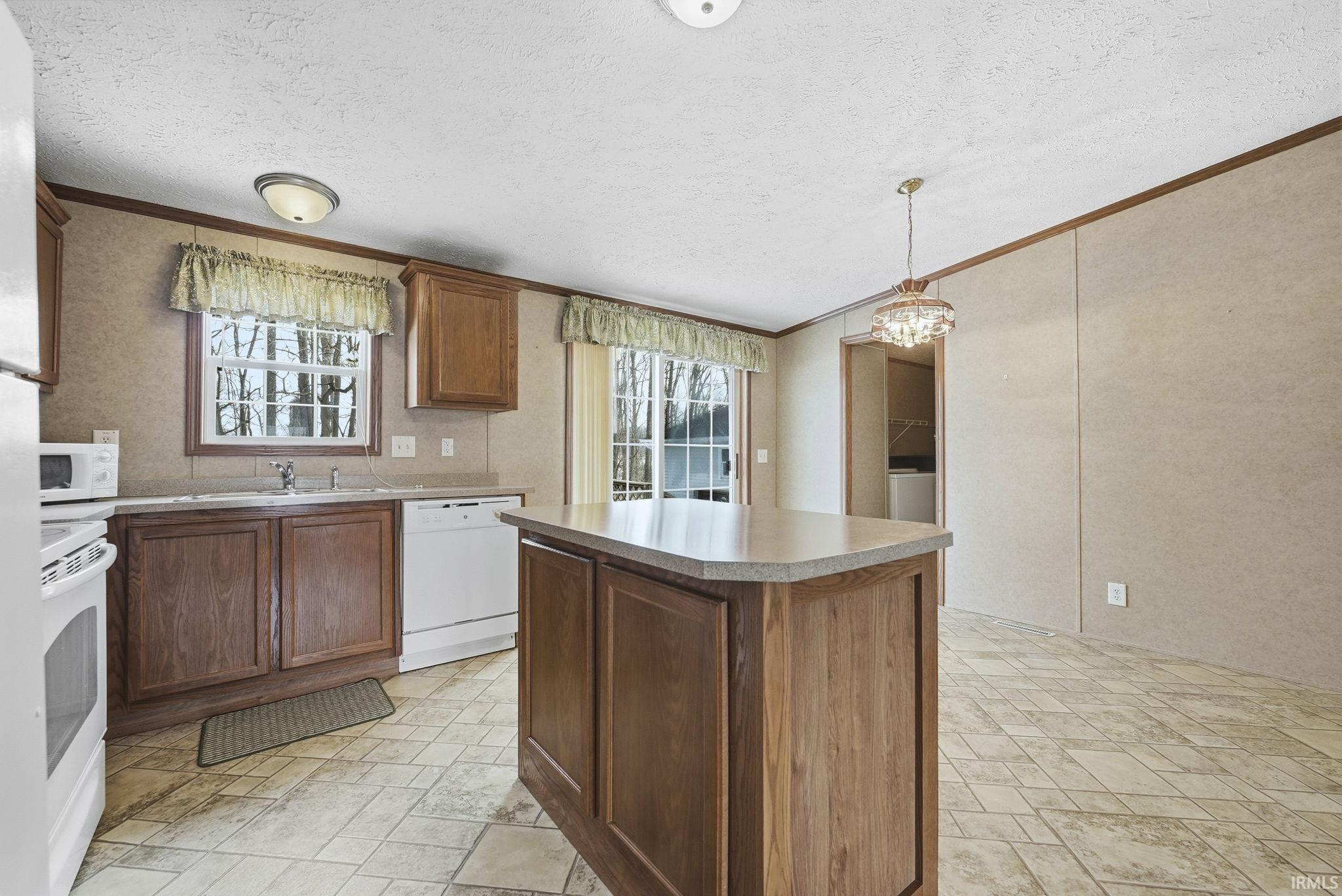 Photo 11 of 619 E 6th Street