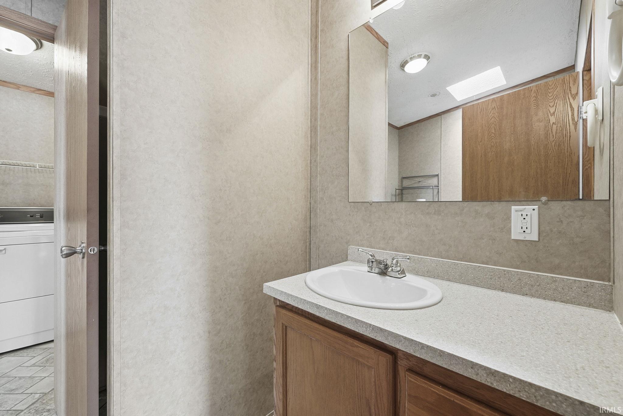 Photo 15 of 619 E 6th Street