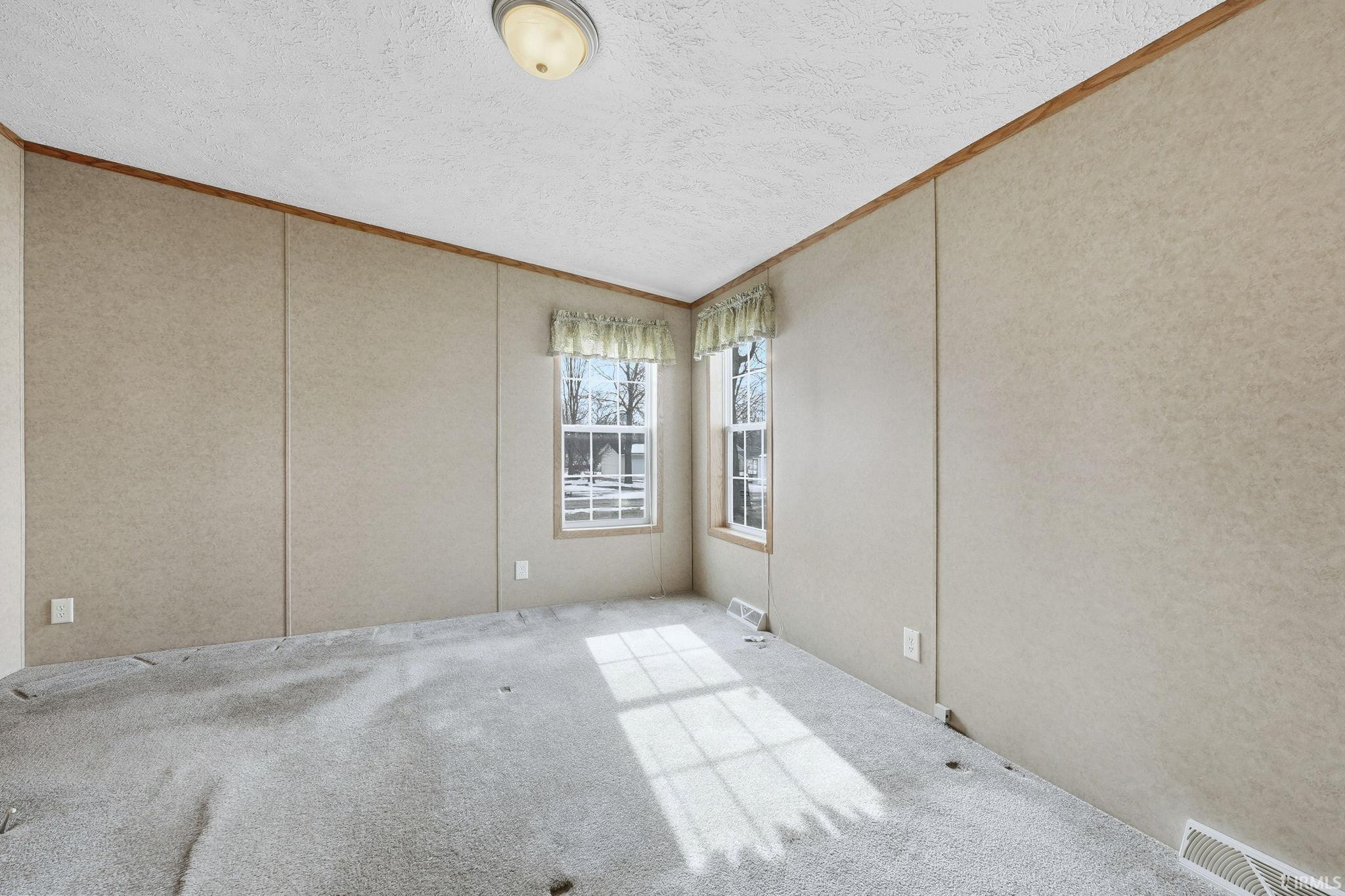 Photo 18 of 619 E 6th Street