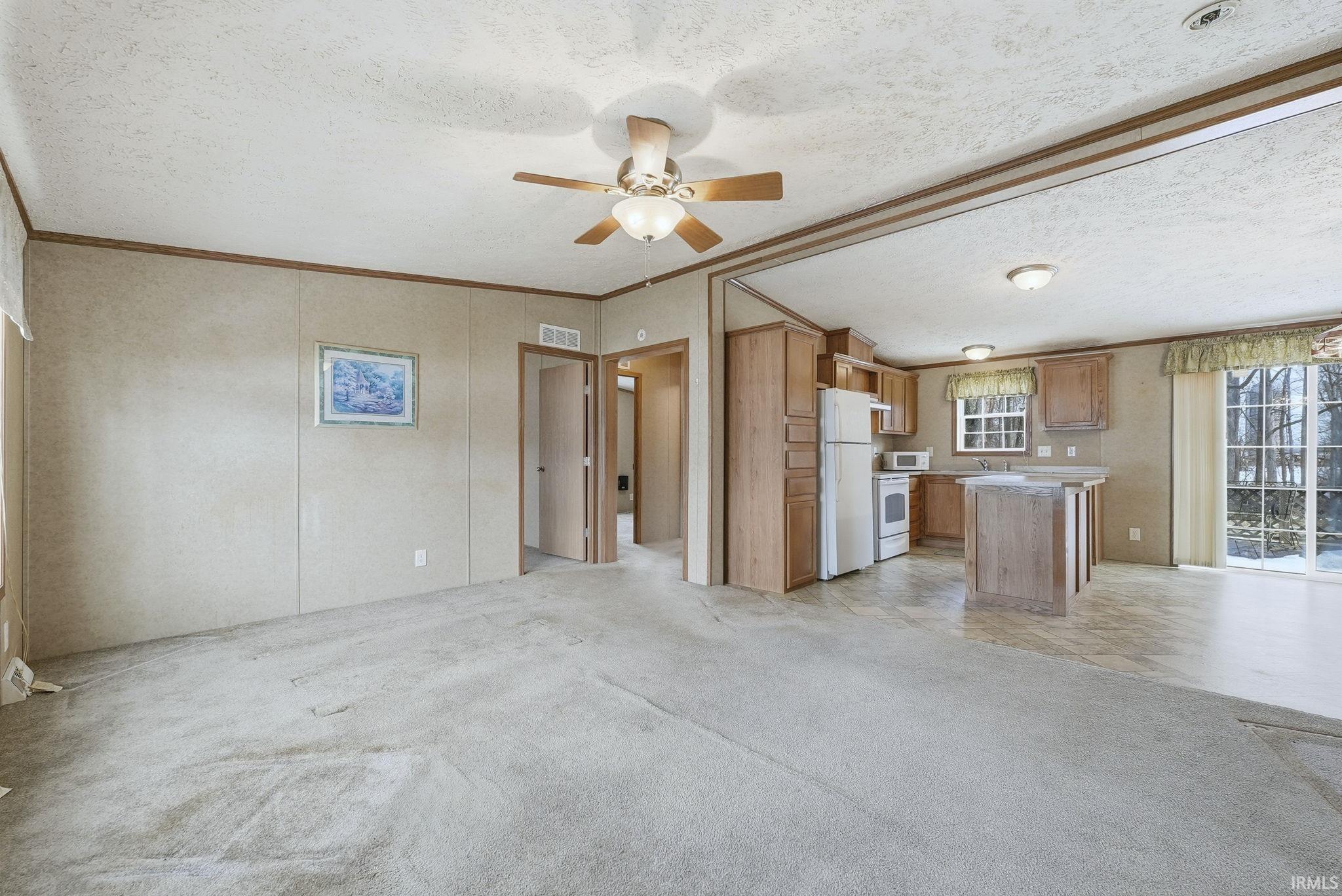 Photo 5 of 619 E 6th Street